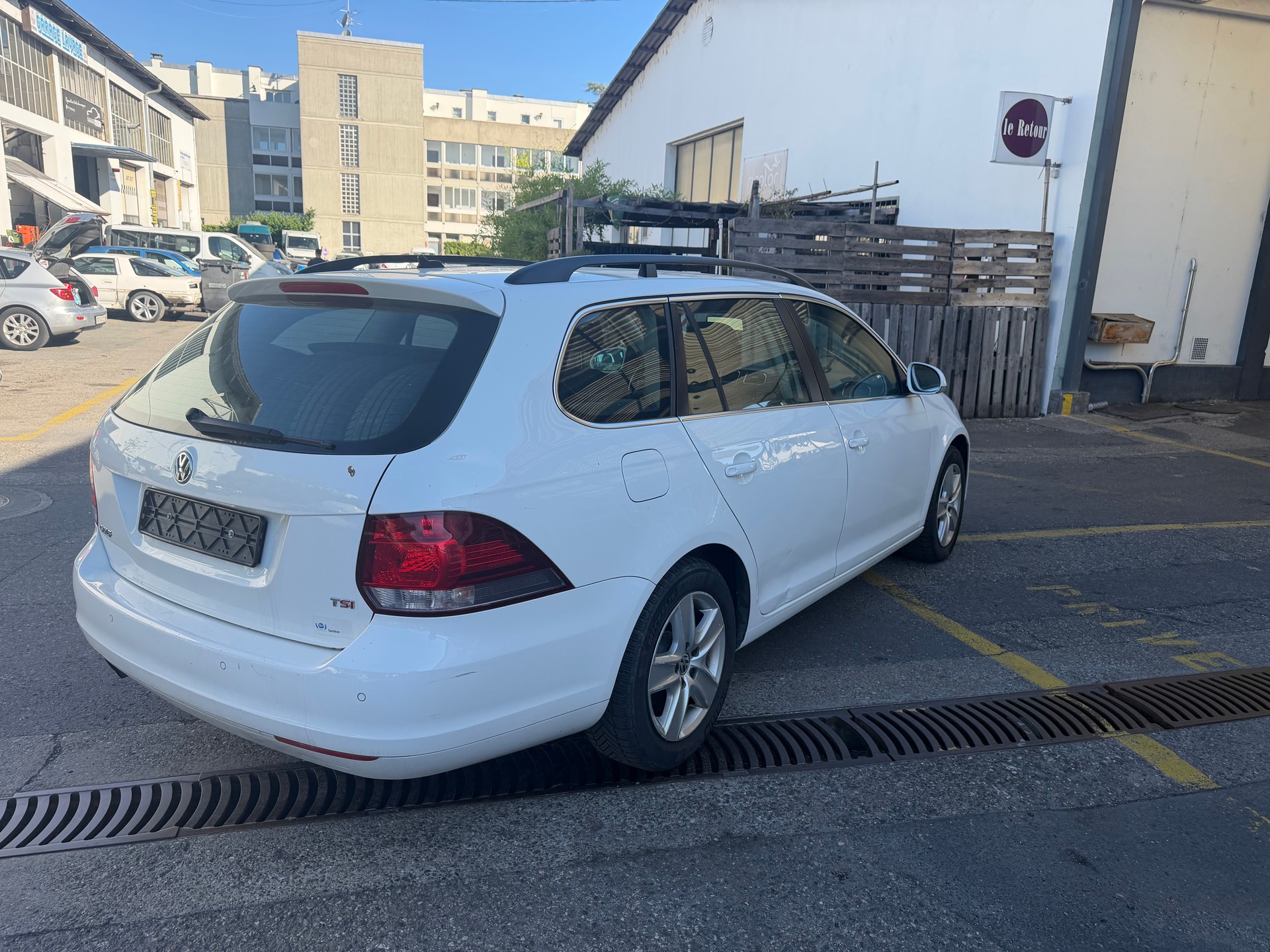 VW Golf Variant 1.4 TSI Comfortline DSG-image-3