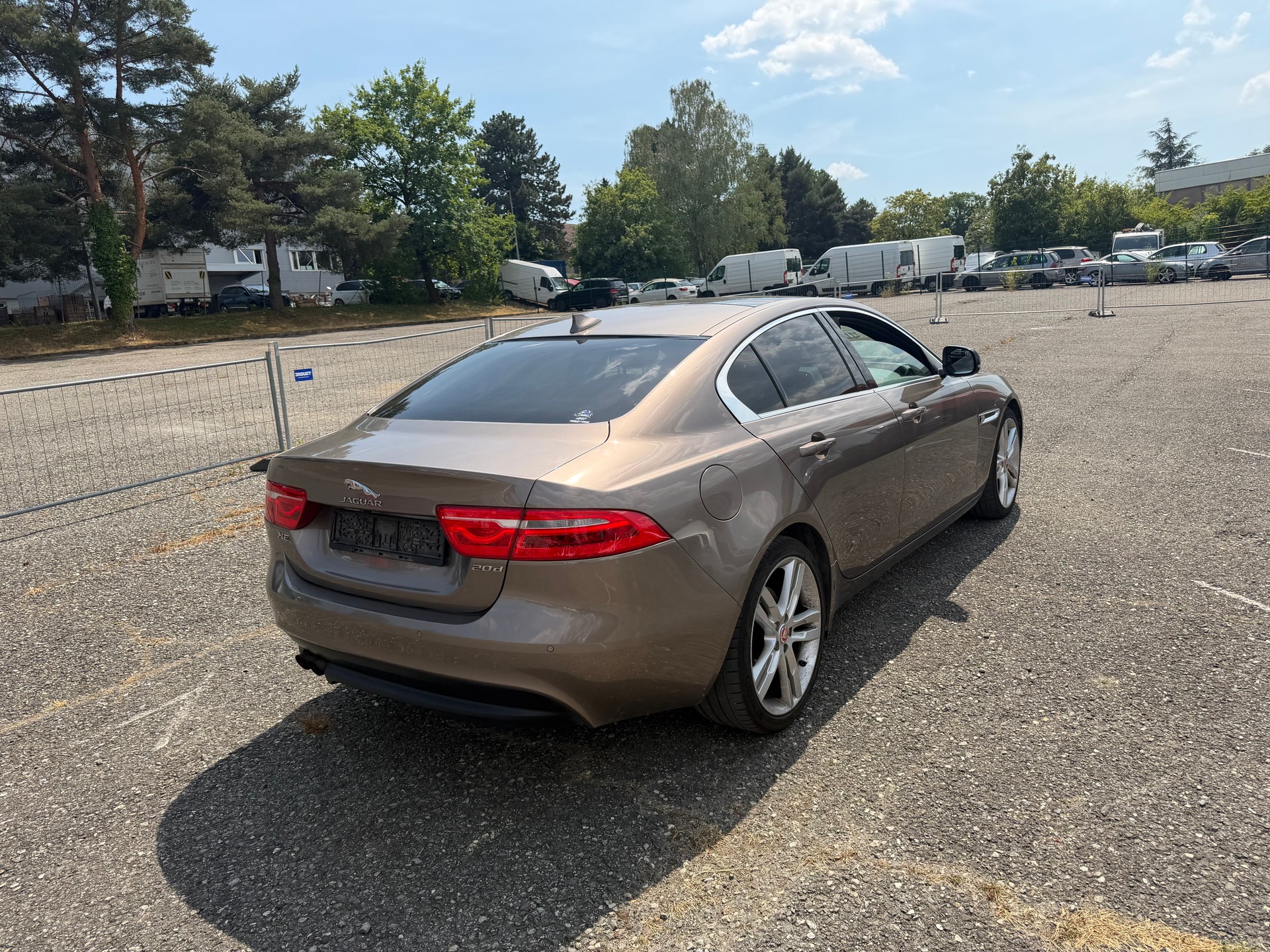 JAGUAR XE 20d Prestige Automat-image-10