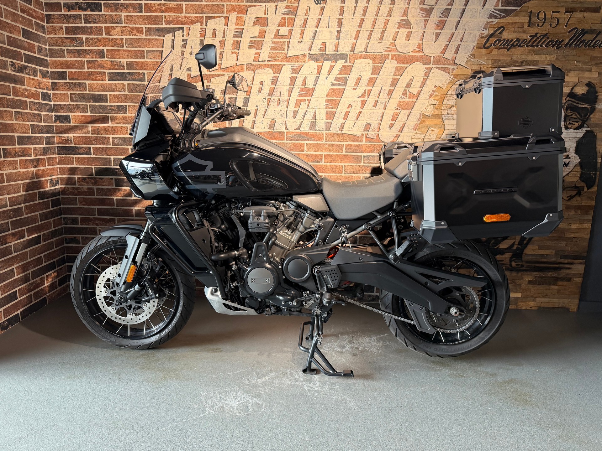 HARLEY-DAVIDSON RA Pan America 1250 Special-showroom-element-1