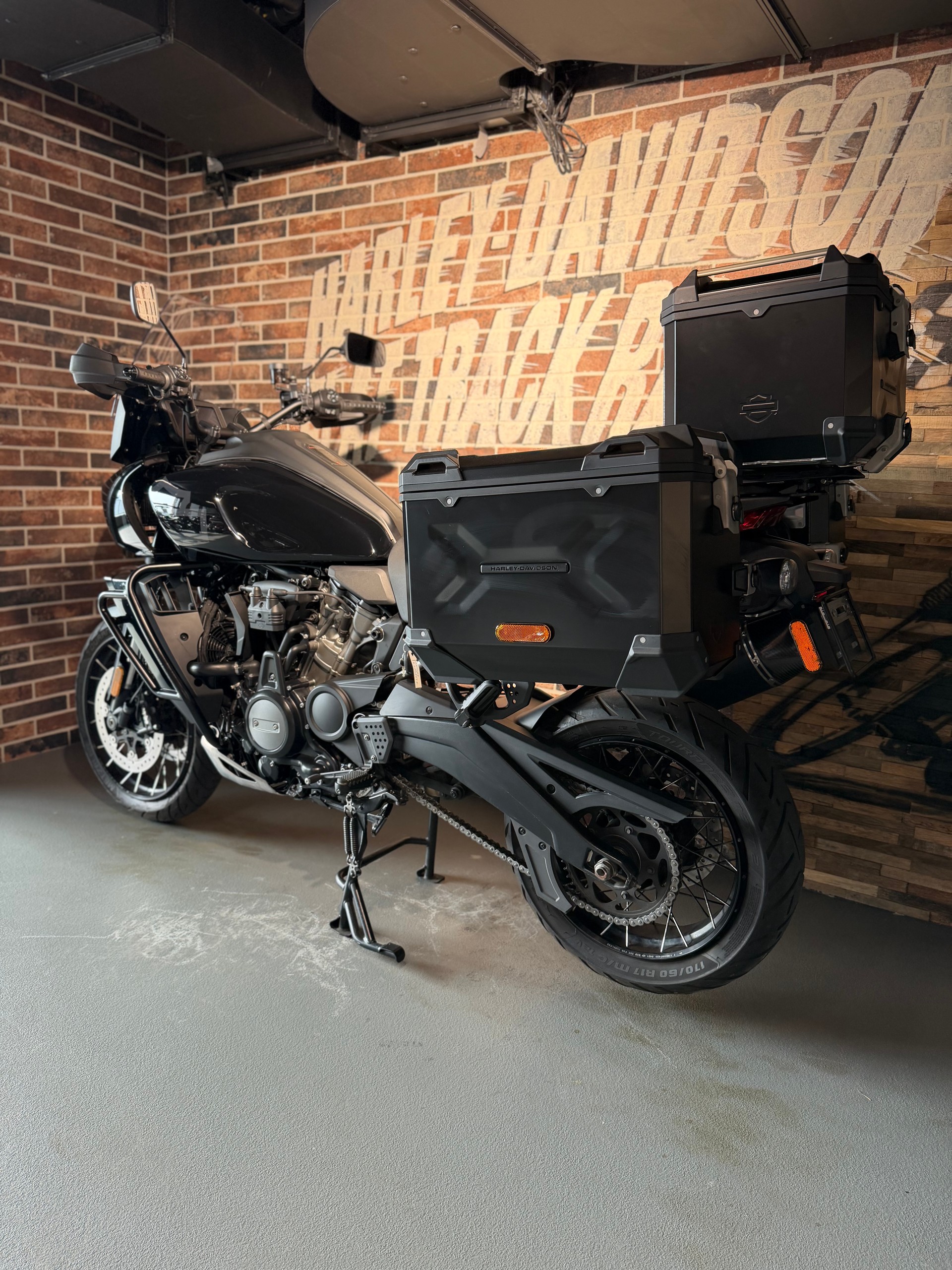 HARLEY-DAVIDSON RA Pan America 1250 Special-showroom-element-2