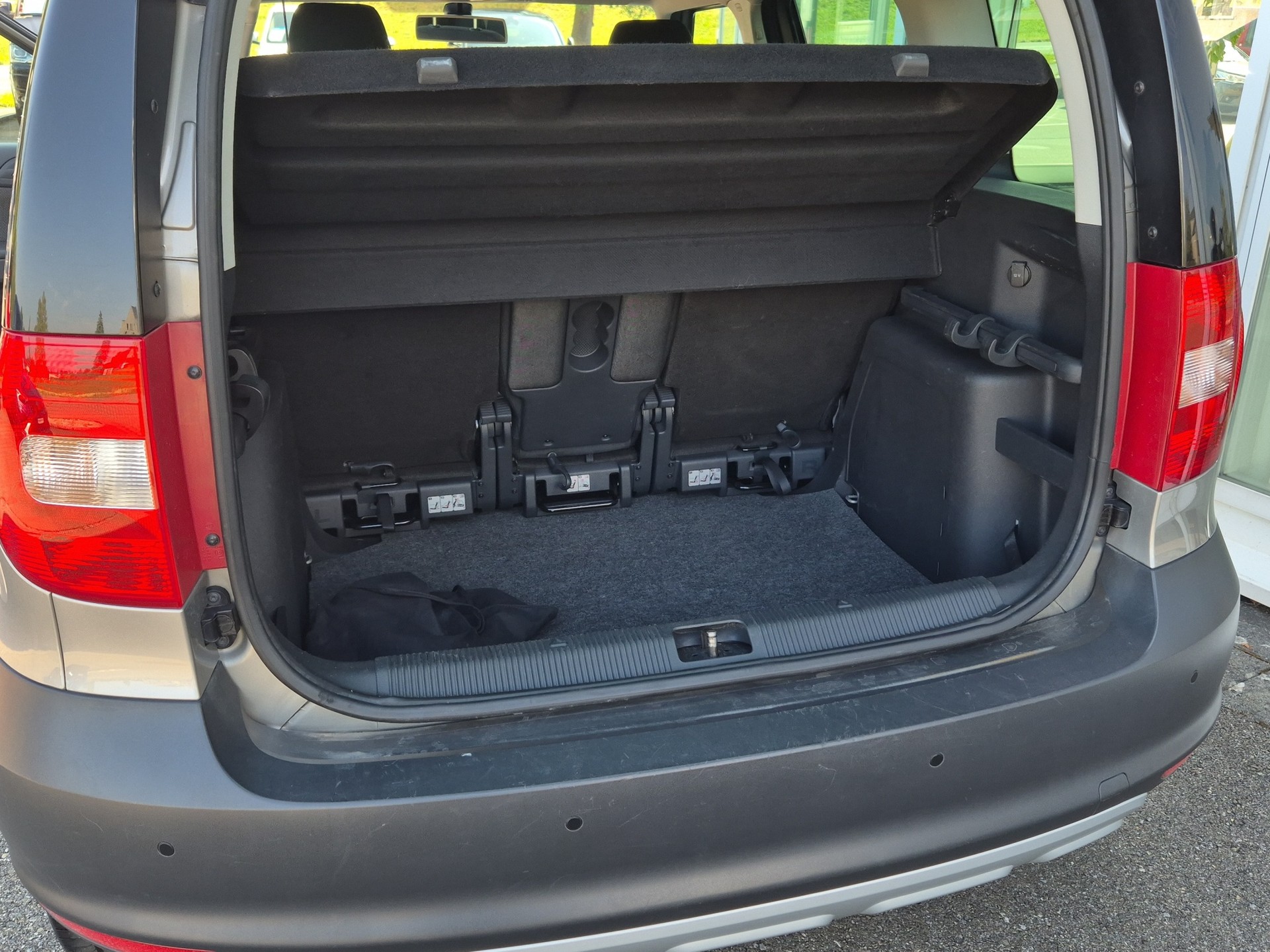 SKODA Yeti 1.4 TSI Fresh-image-15