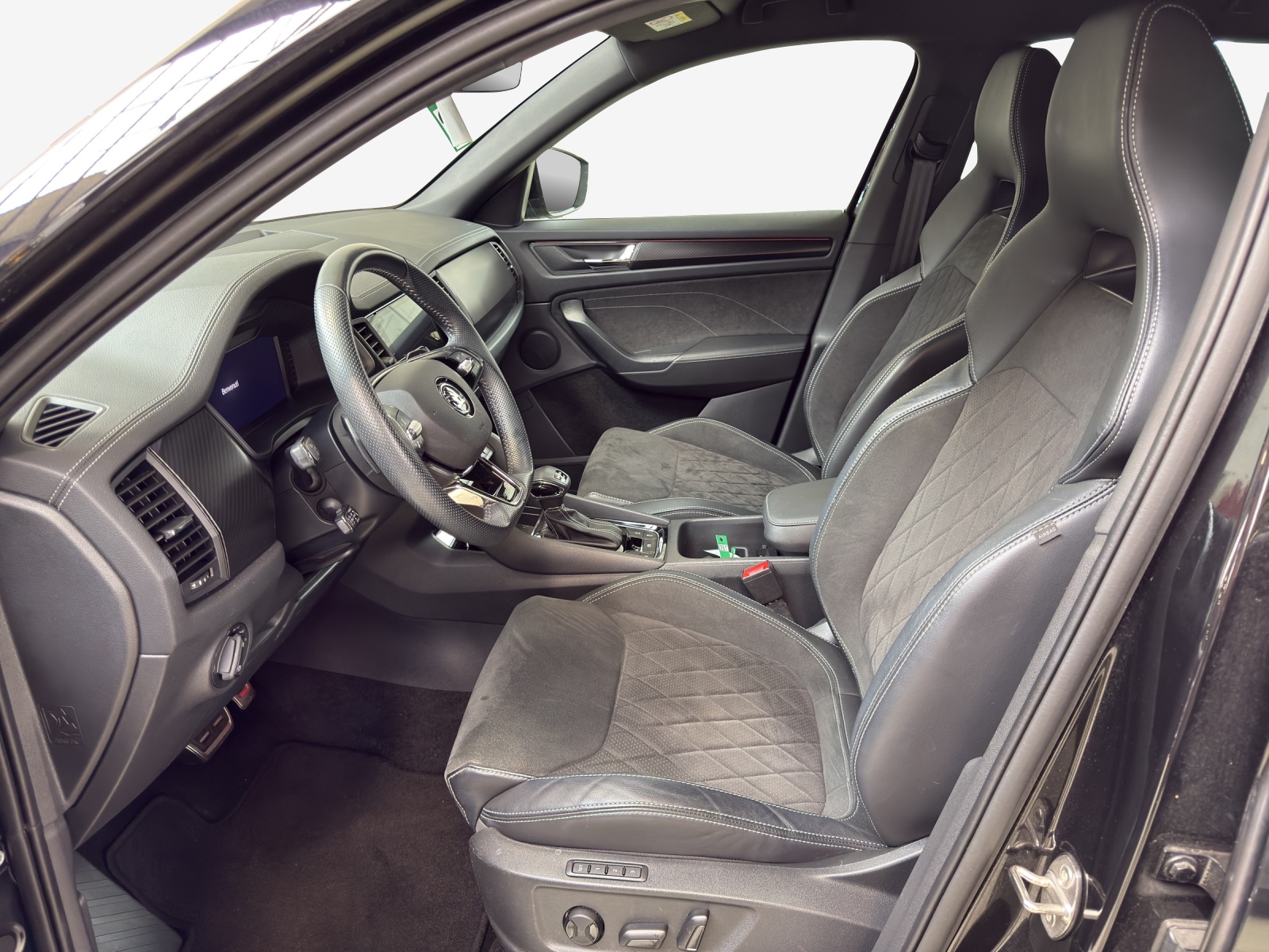 SKODA Kodiaq 2.0 TSI 4x4 SportLine-image-7