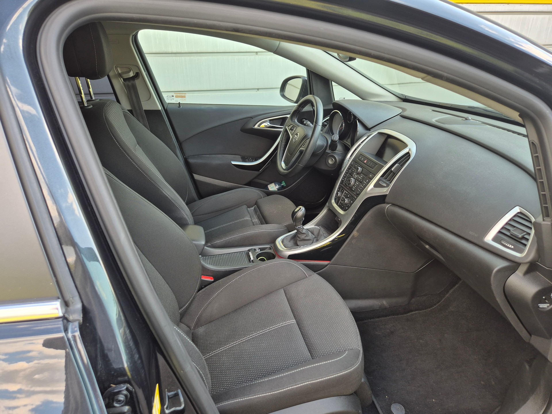 OPEL Astra SportsTourer 1.4i 16V Turbo Cosmo-image-4