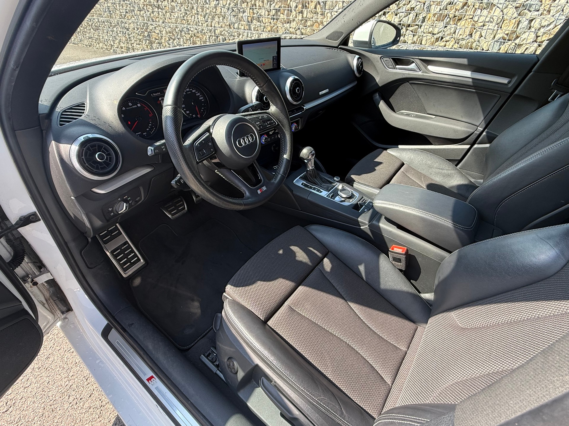AUDI A3 Limousine 1.0 TFSI Sport S-tronic-image-12