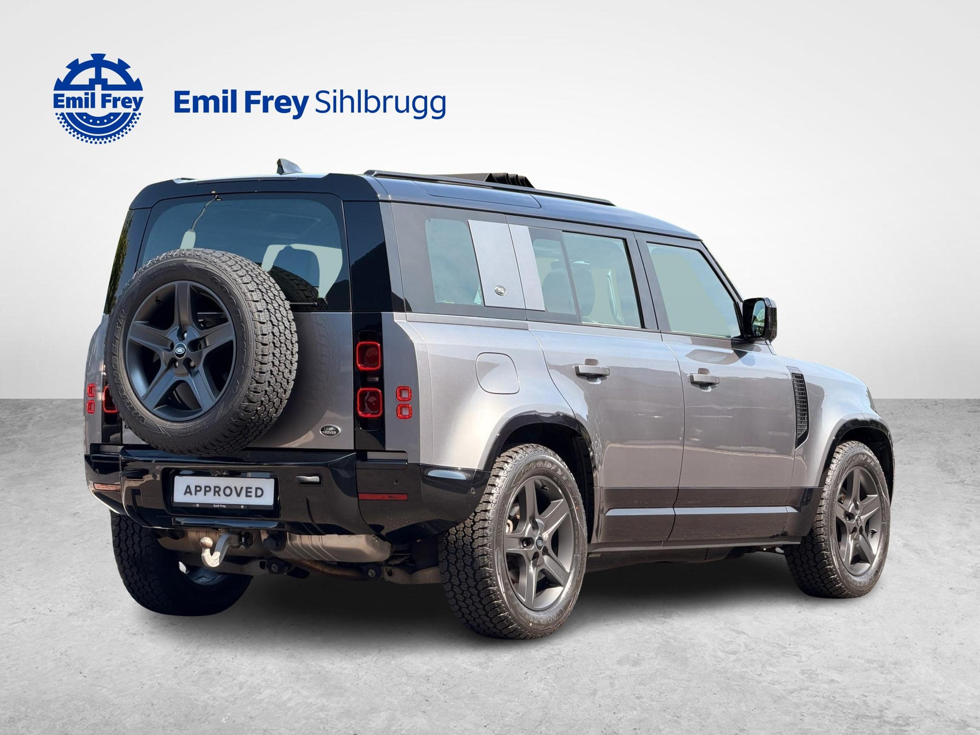 LAND ROVER Defender 110 3.0 D I6 200 X-Dynamic SE-image-17