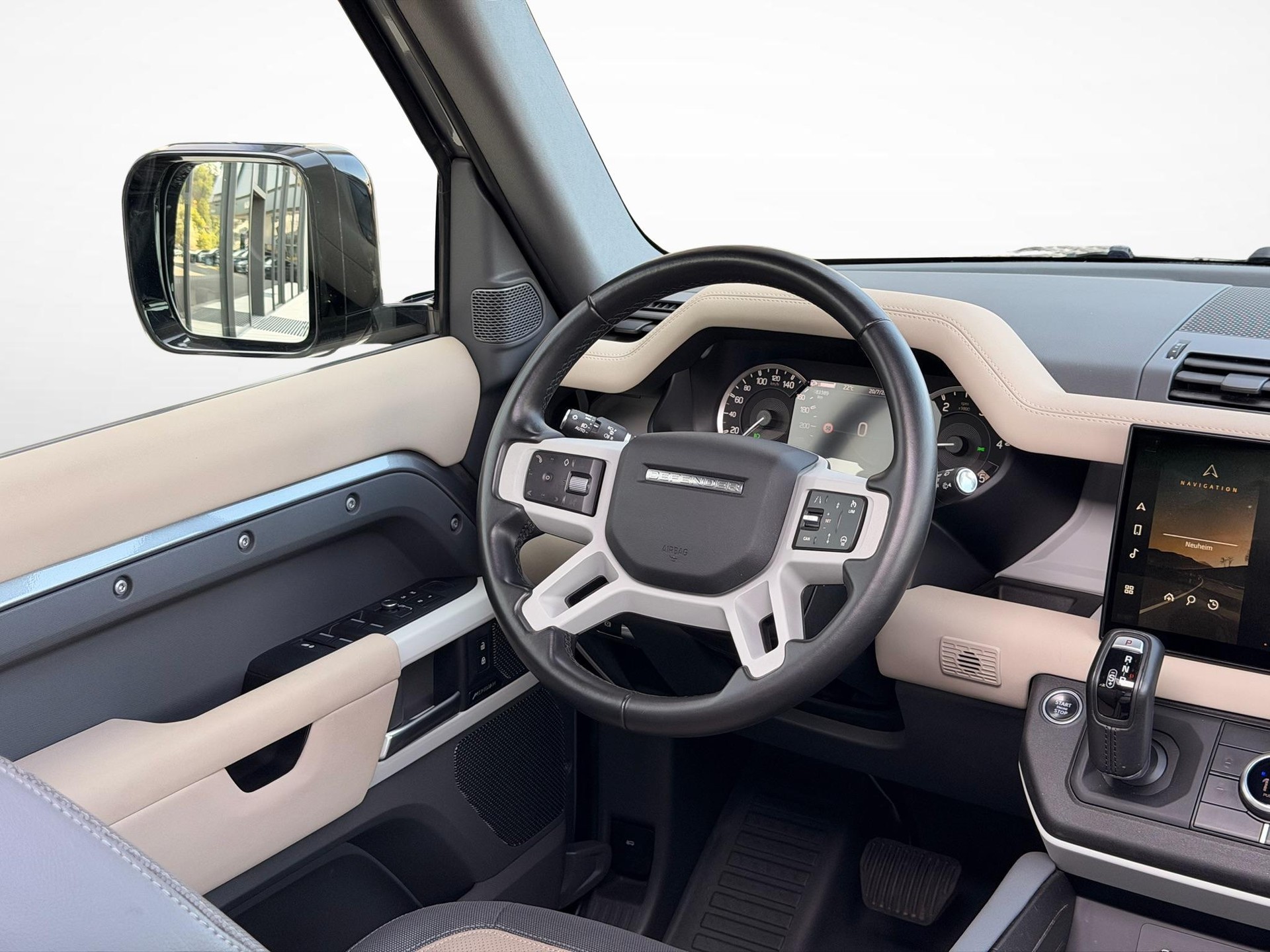 LAND ROVER Defender 110 3.0 D I6 200 X-Dynamic SE-image-9