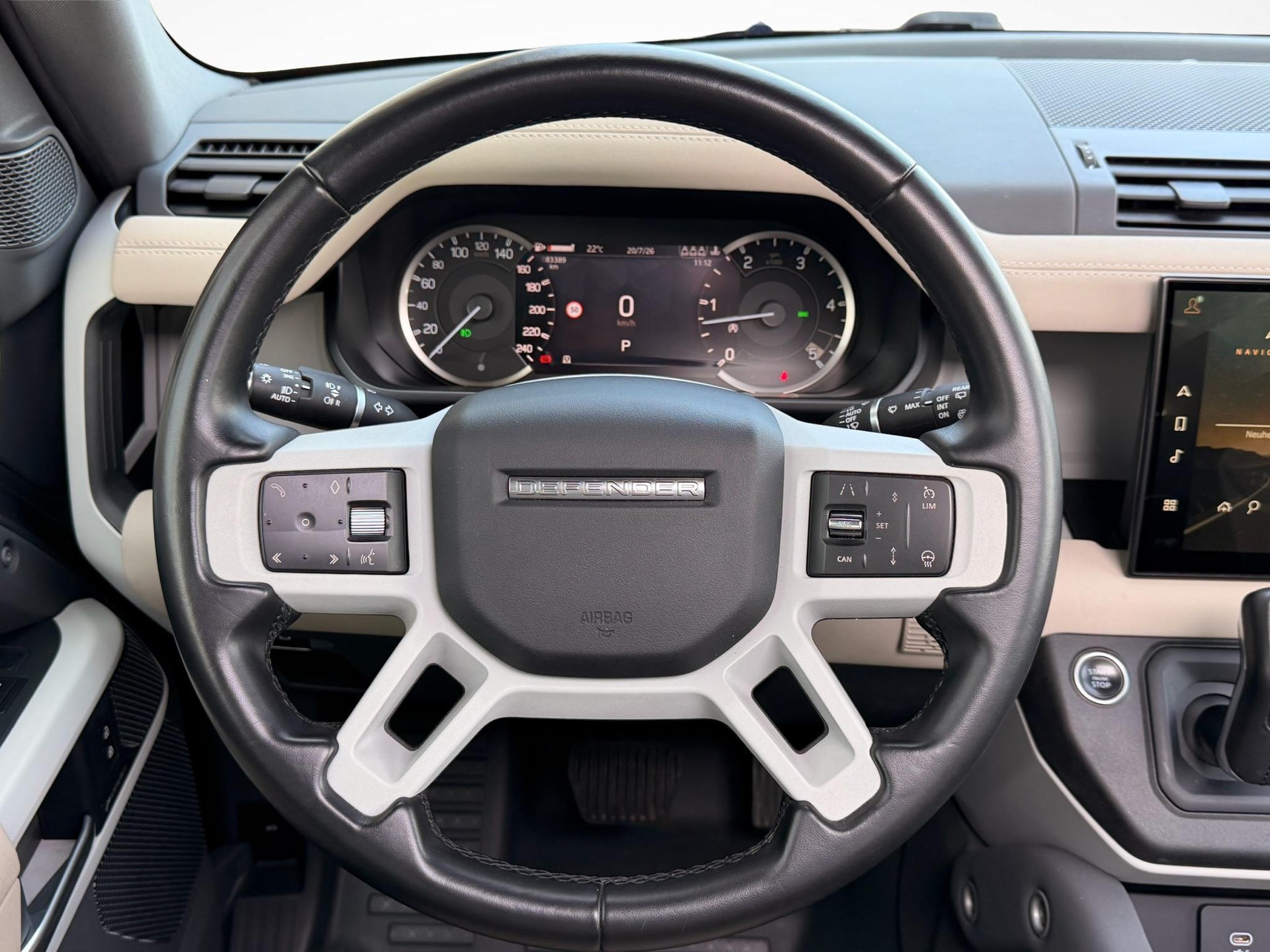 LAND ROVER Defender 110 3.0 D I6 200 X-Dynamic SE-image-8