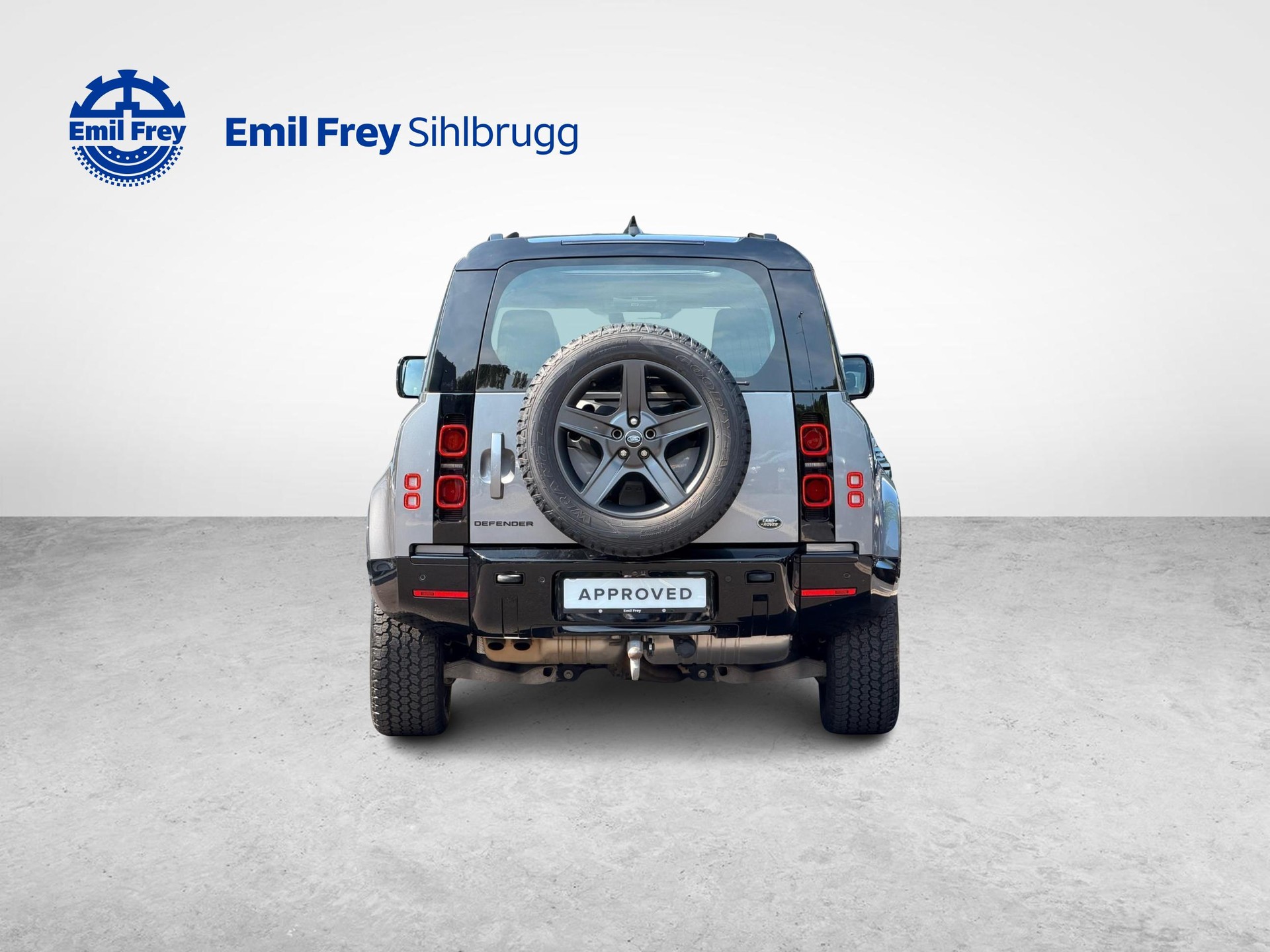 LAND ROVER Defender 110 3.0 D I6 200 X-Dynamic SE-image-5