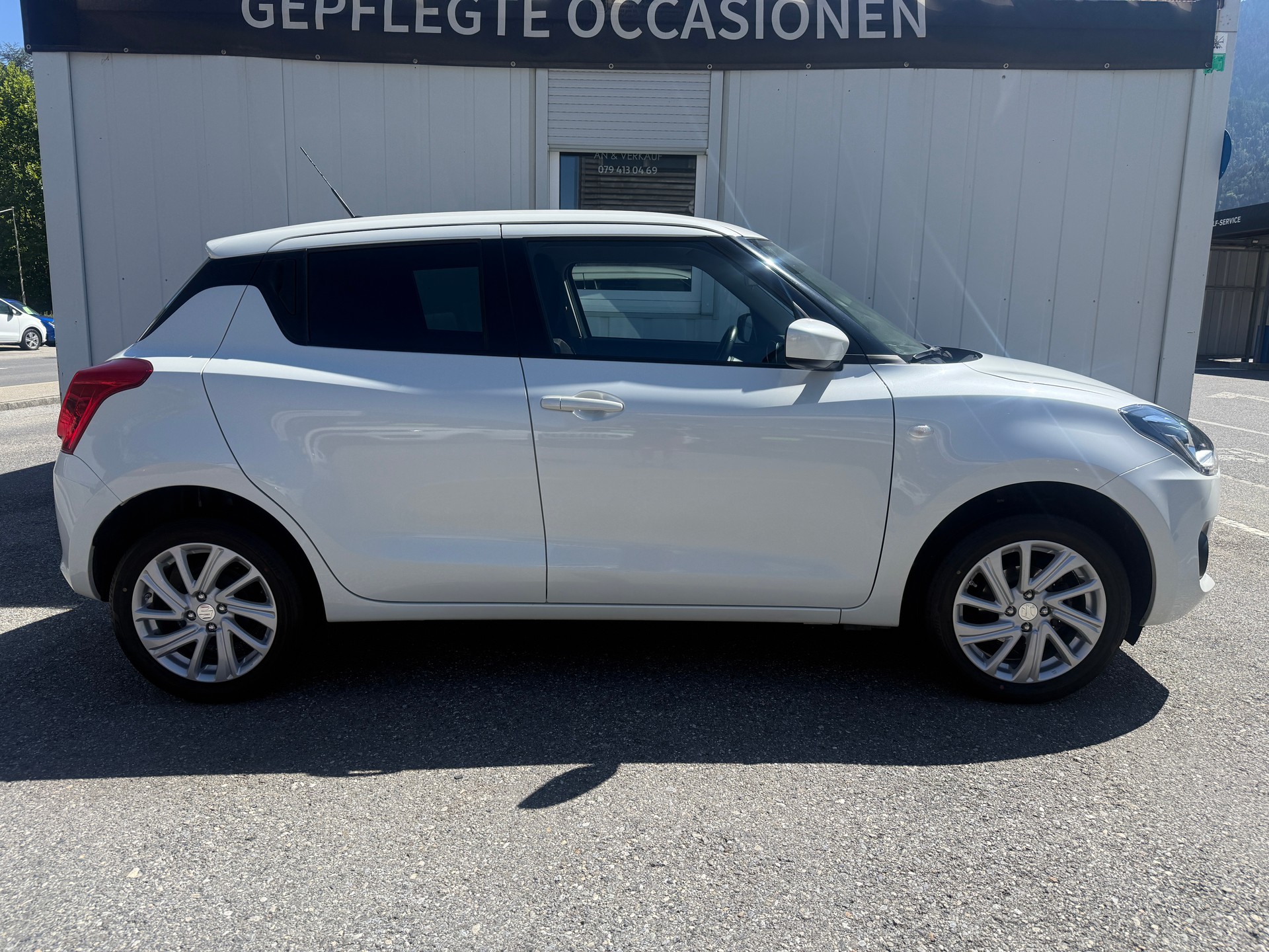 SUZUKI Swift 1.2i Piz Sulai Top Hybrid Allgrip 4x4 *1. HAND* KLIMA* LED* DAB**-image-2