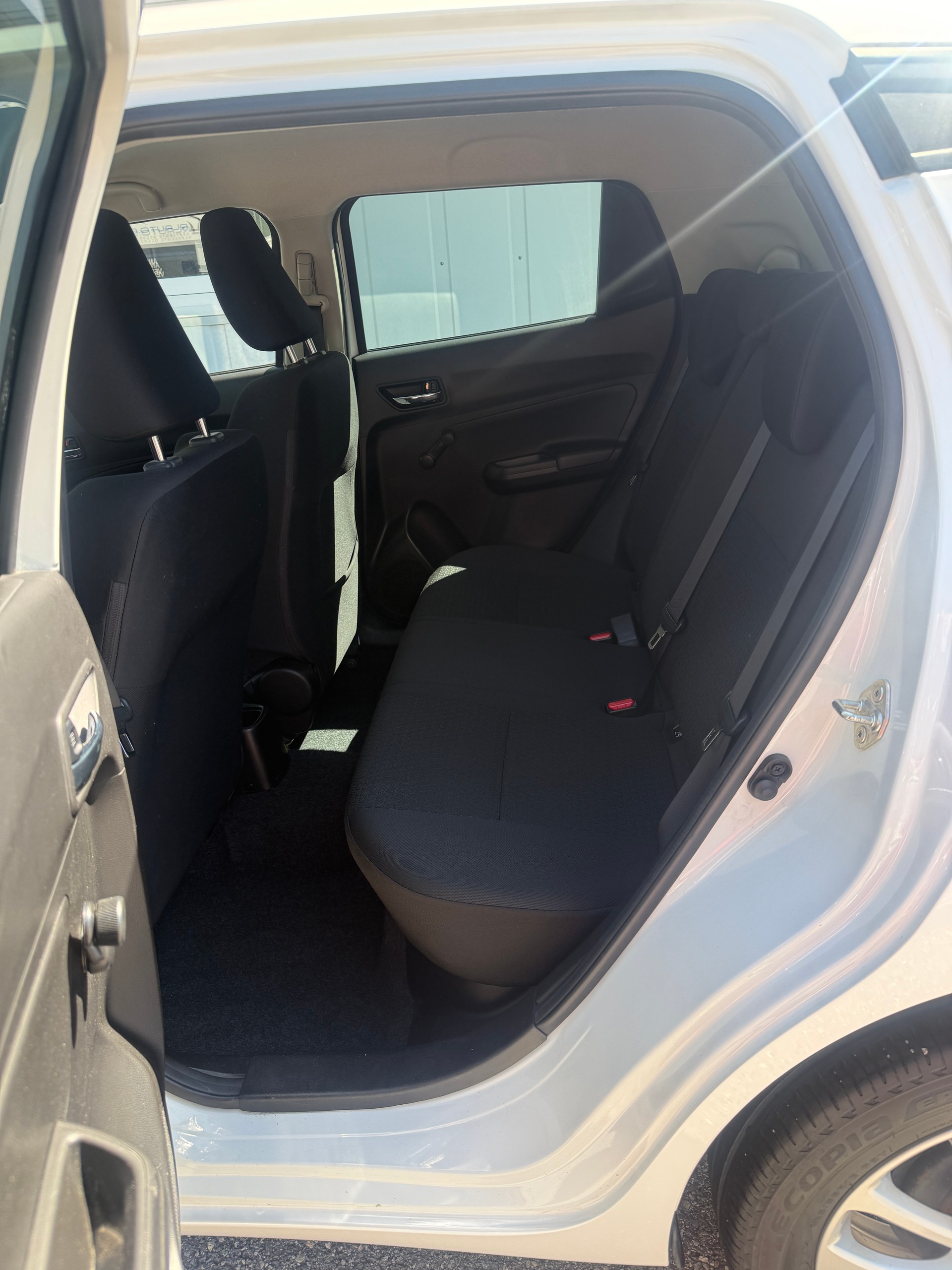 SUZUKI Swift 1.2i Piz Sulai Top Hybrid Allgrip 4x4 *1. HAND* KLIMA* LED* DAB**-image-13