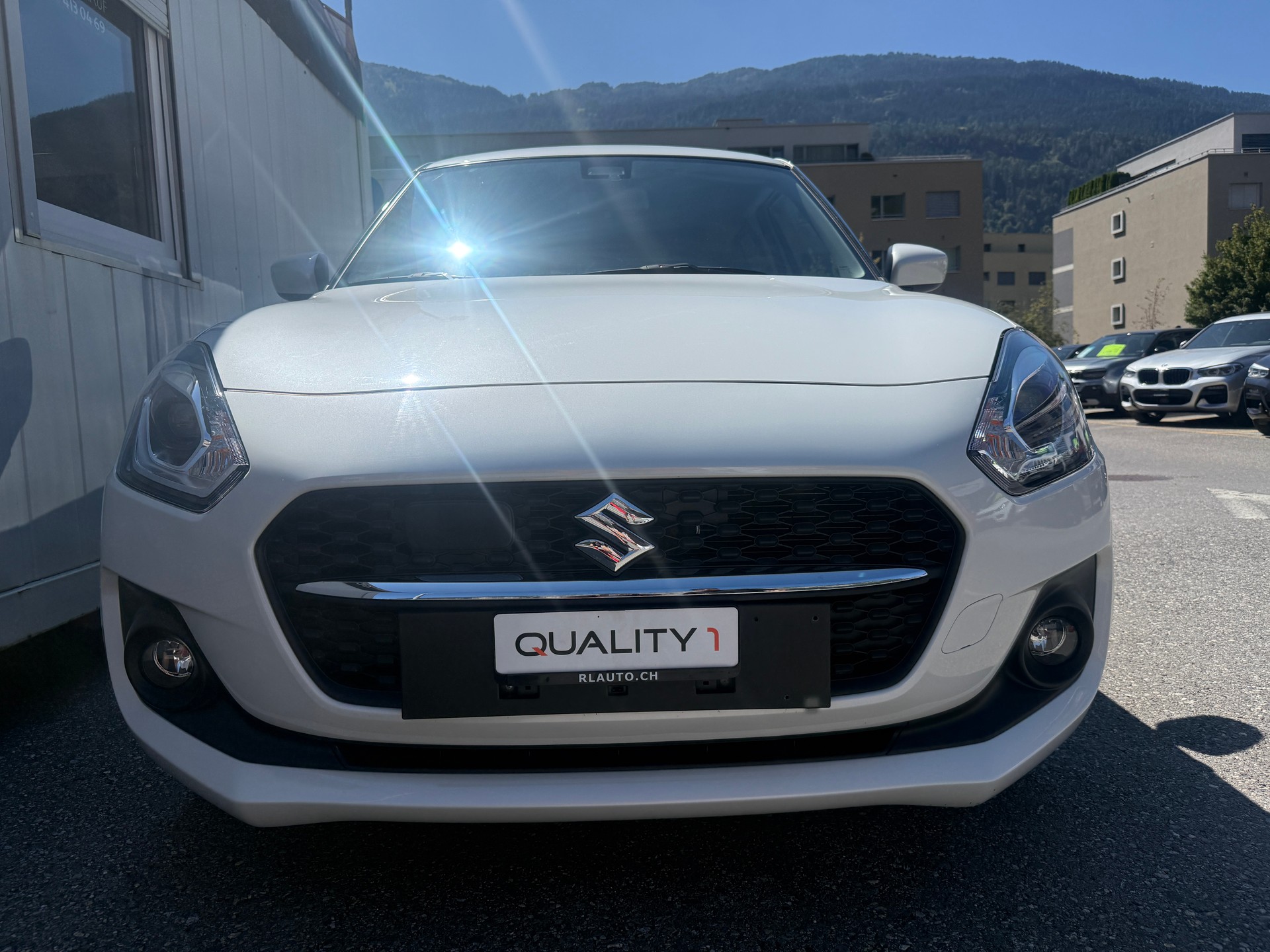 SUZUKI Swift 1.2i Piz Sulai Top Hybrid Allgrip 4x4 *1. HAND* KLIMA* LED* DAB**-image-9