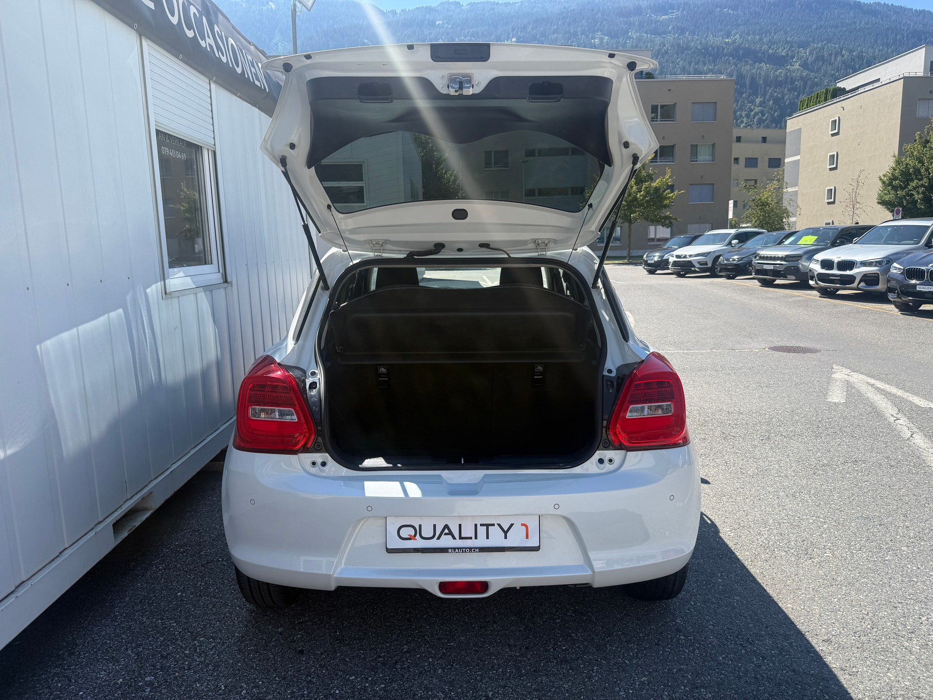 SUZUKI Swift 1.2i Piz Sulai Top Hybrid Allgrip 4x4 *1. HAND* KLIMA* LED* DAB**-image-5