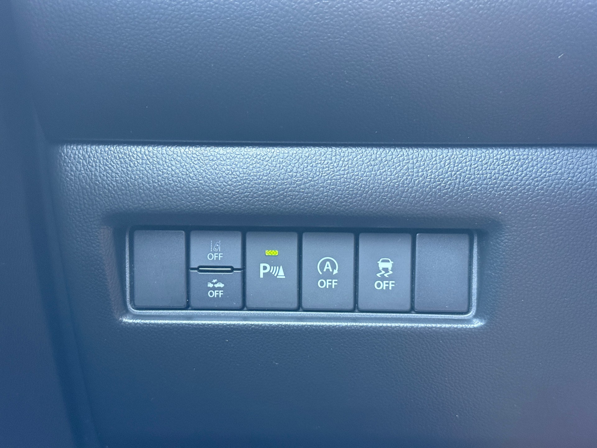 SUZUKI Swift 1.2i Piz Sulai Top Hybrid Allgrip 4x4 *1. HAND* KLIMA* LED* DAB**-image-21