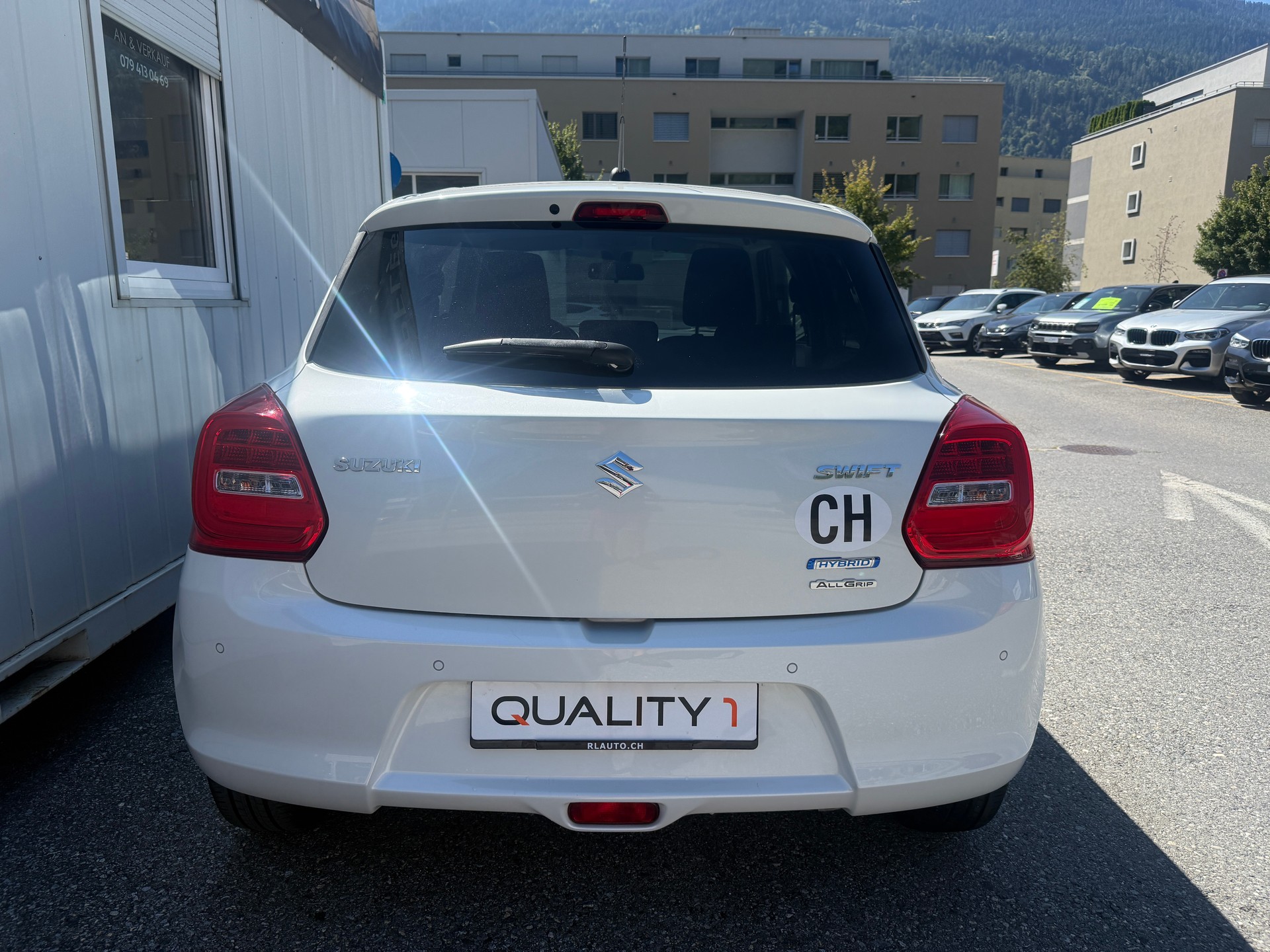 SUZUKI Swift 1.2i Piz Sulai Top Hybrid Allgrip 4x4 *1. HAND* KLIMA* LED* DAB**-image-4