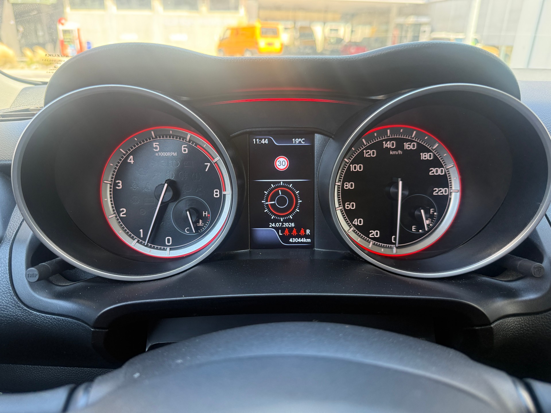 SUZUKI Swift 1.2i Piz Sulai Top Hybrid Allgrip 4x4 *1. HAND* KLIMA* LED* DAB**-image-18