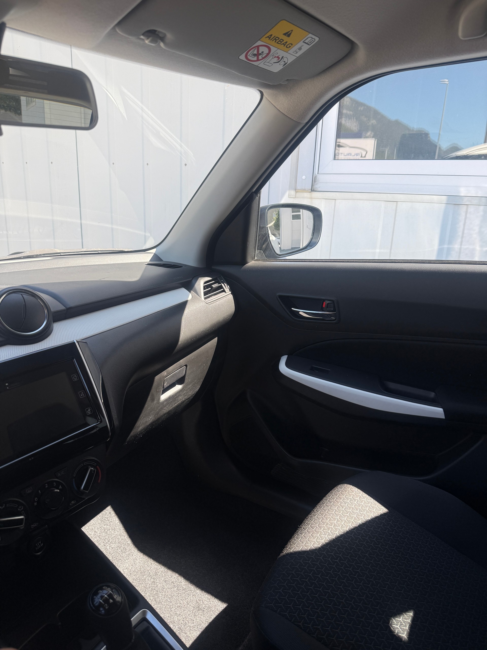 SUZUKI Swift 1.2i Piz Sulai Top Hybrid Allgrip 4x4 *1. HAND* KLIMA* LED* DAB**-image-12
