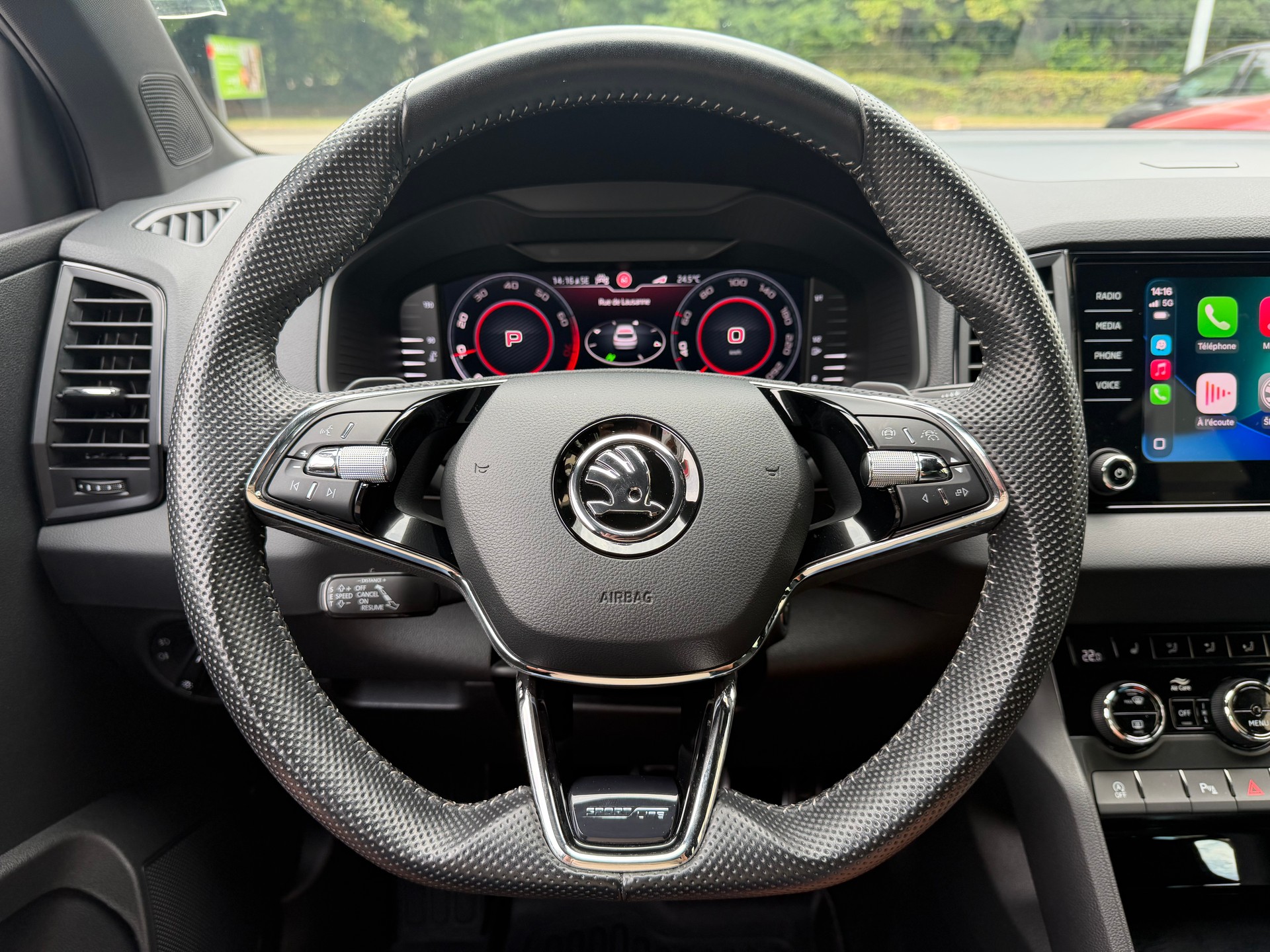 SKODA Karoq 1.5 TSI ACT SportLine DSG-image-15