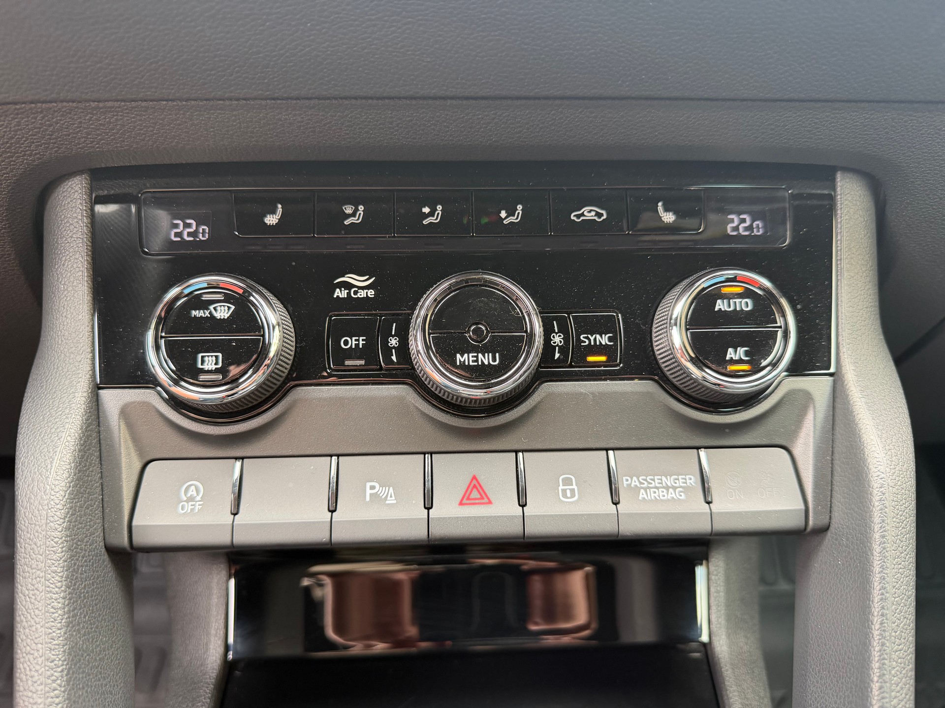 SKODA Karoq 1.5 TSI ACT SportLine DSG-image-22