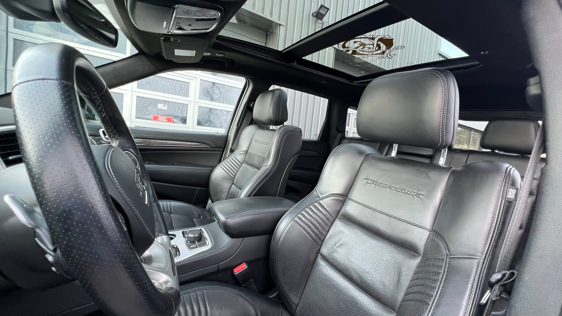 JEEP GRAND CHEROKEE 6.2 V8 HEMI TRACKHAWK AUTOMATIC l 710 PS-image-25
