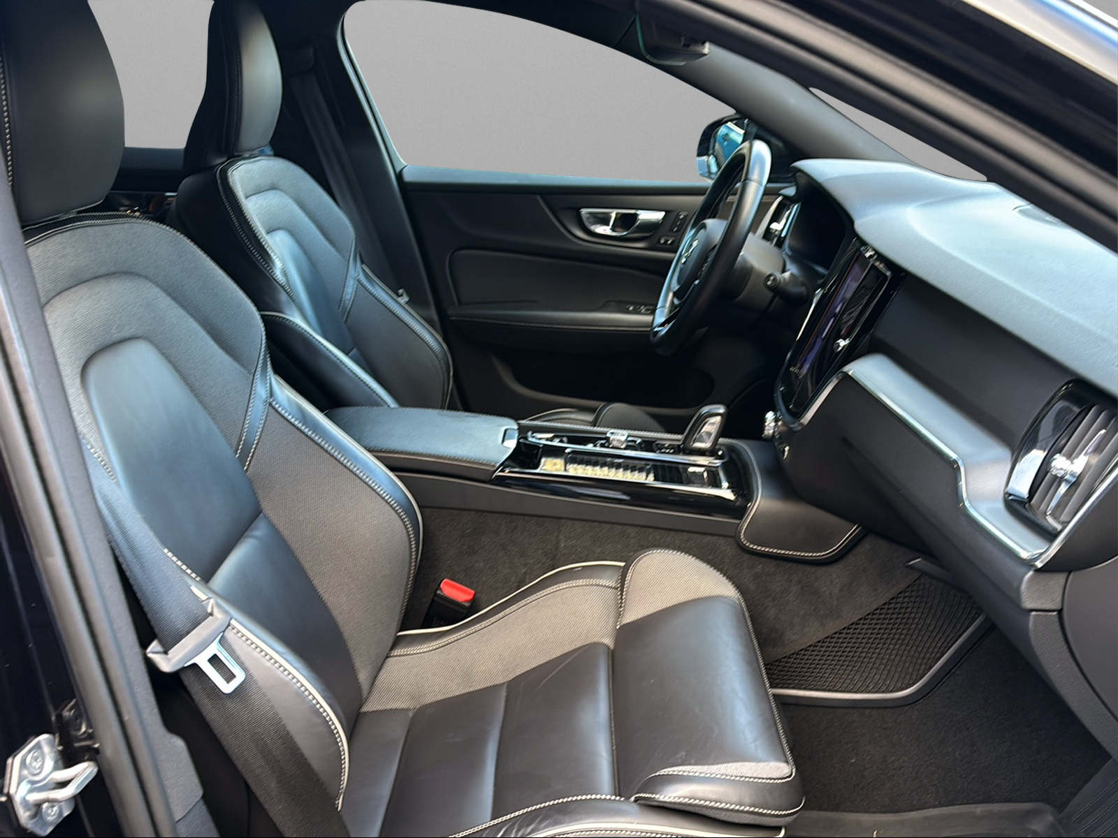 VOLVO V60 T6 eAWD Twin Engine R-Design Geartronic-image-9