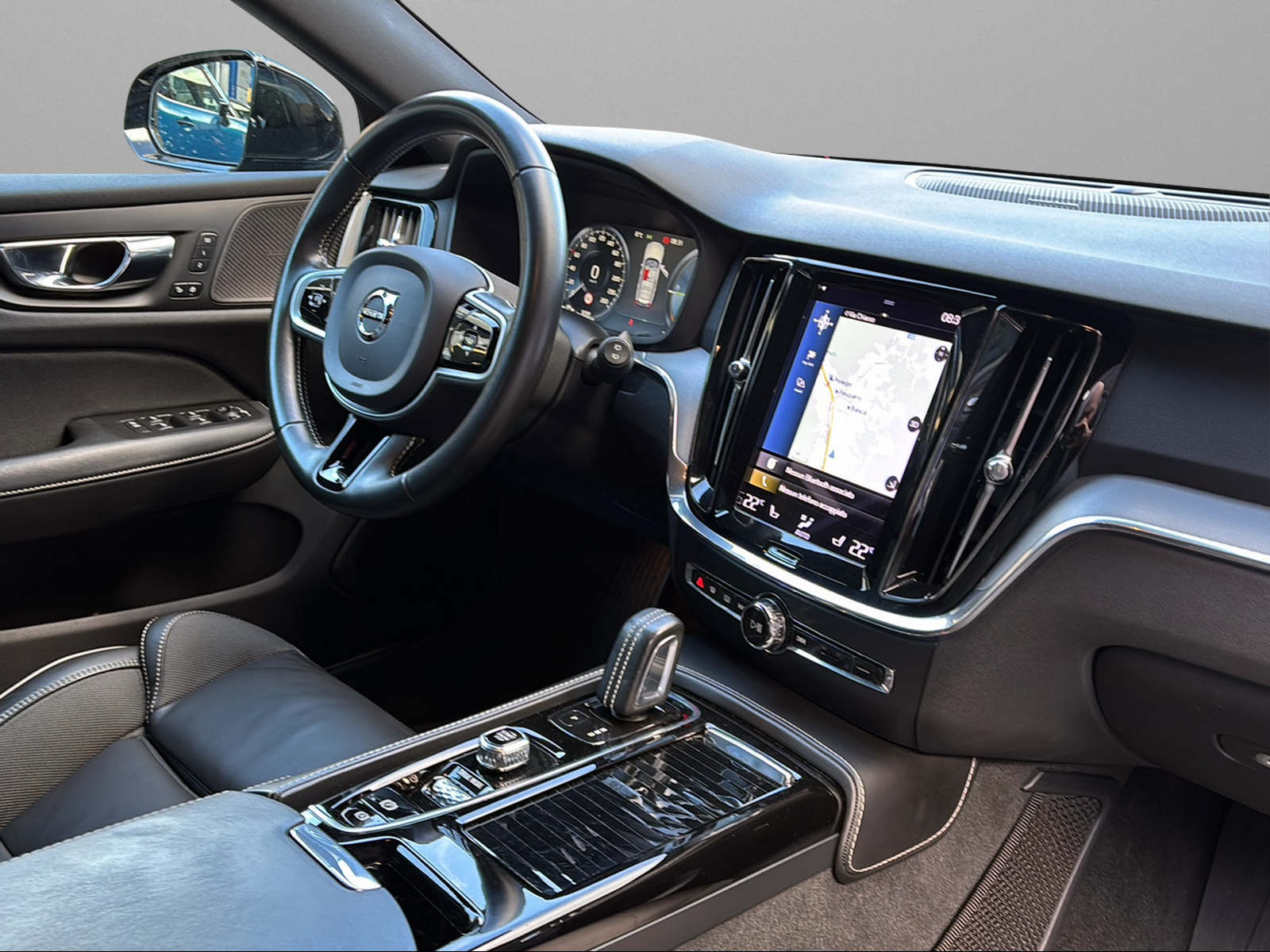 VOLVO V60 T6 eAWD Twin Engine R-Design Geartronic-image-11