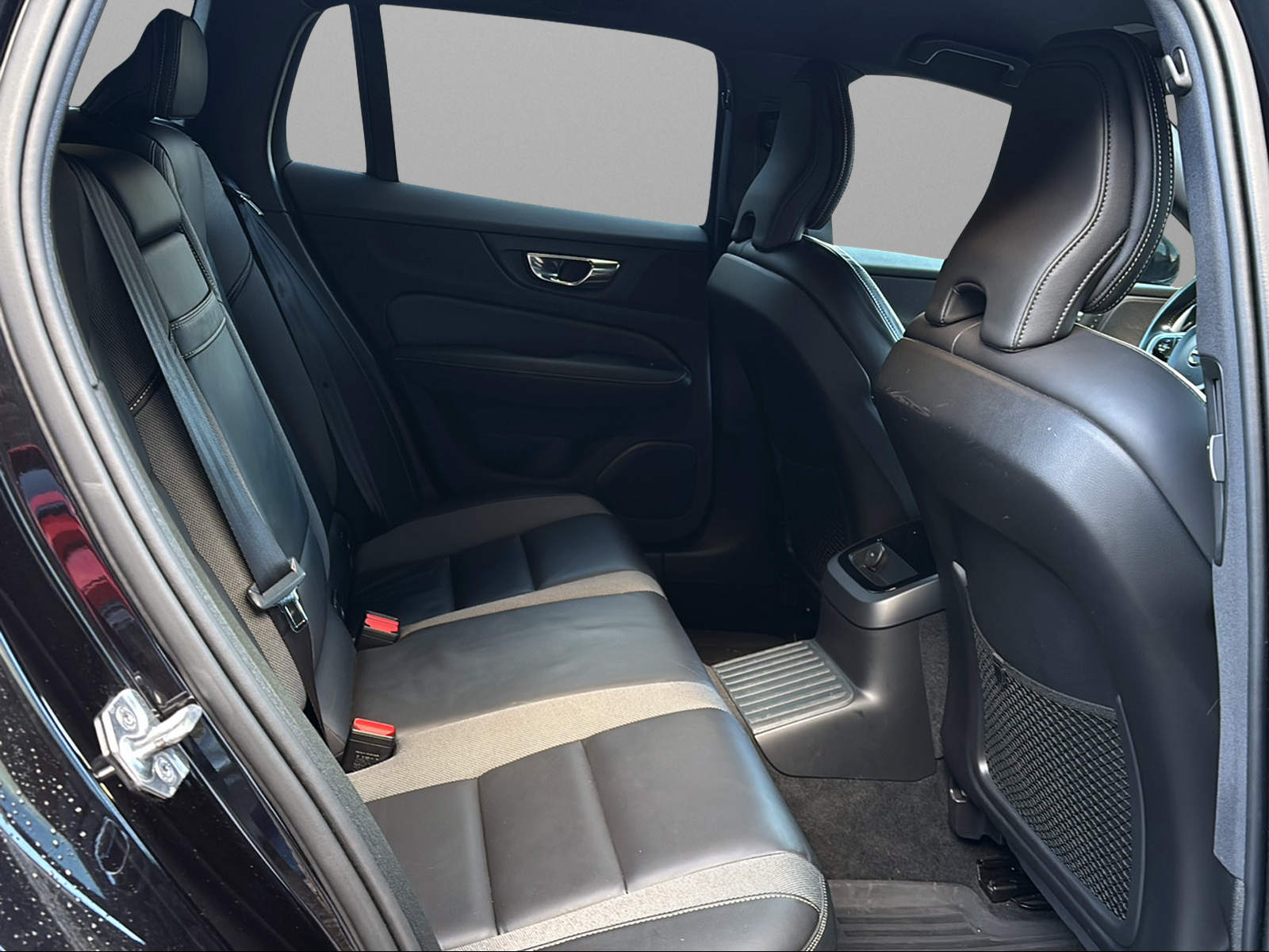 VOLVO V60 T6 eAWD Twin Engine R-Design Geartronic-image-10