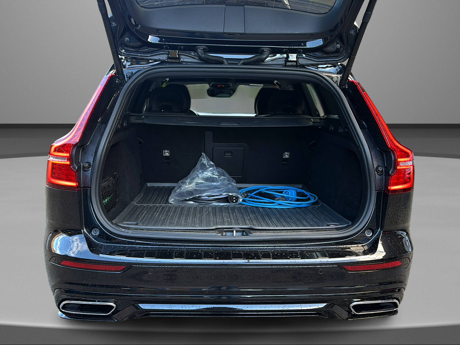 VOLVO V60 T6 eAWD Twin Engine R-Design Geartronic-image-6