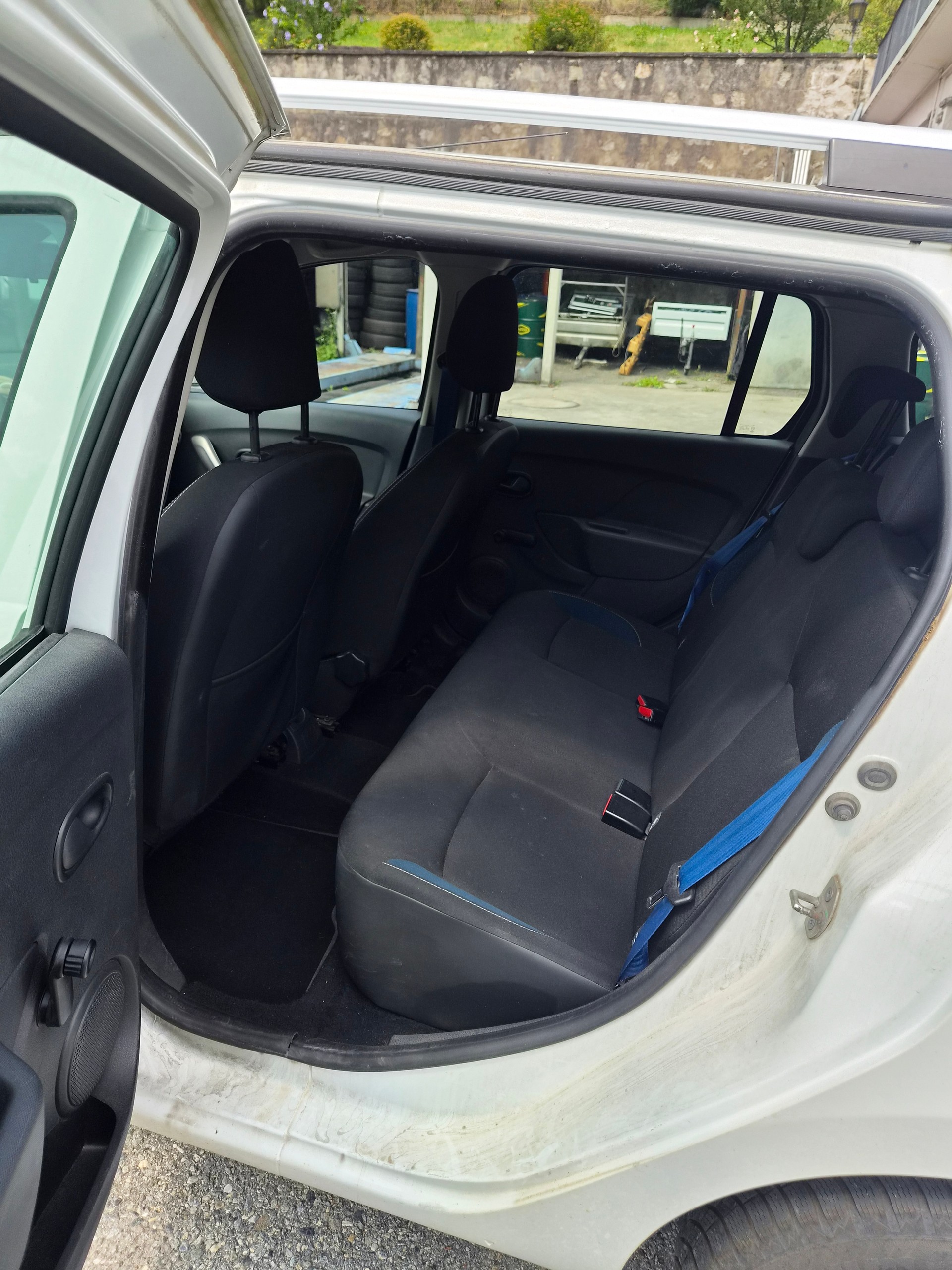 DACIA Logan MCV 1.5 dCi Lauréate-image-7
