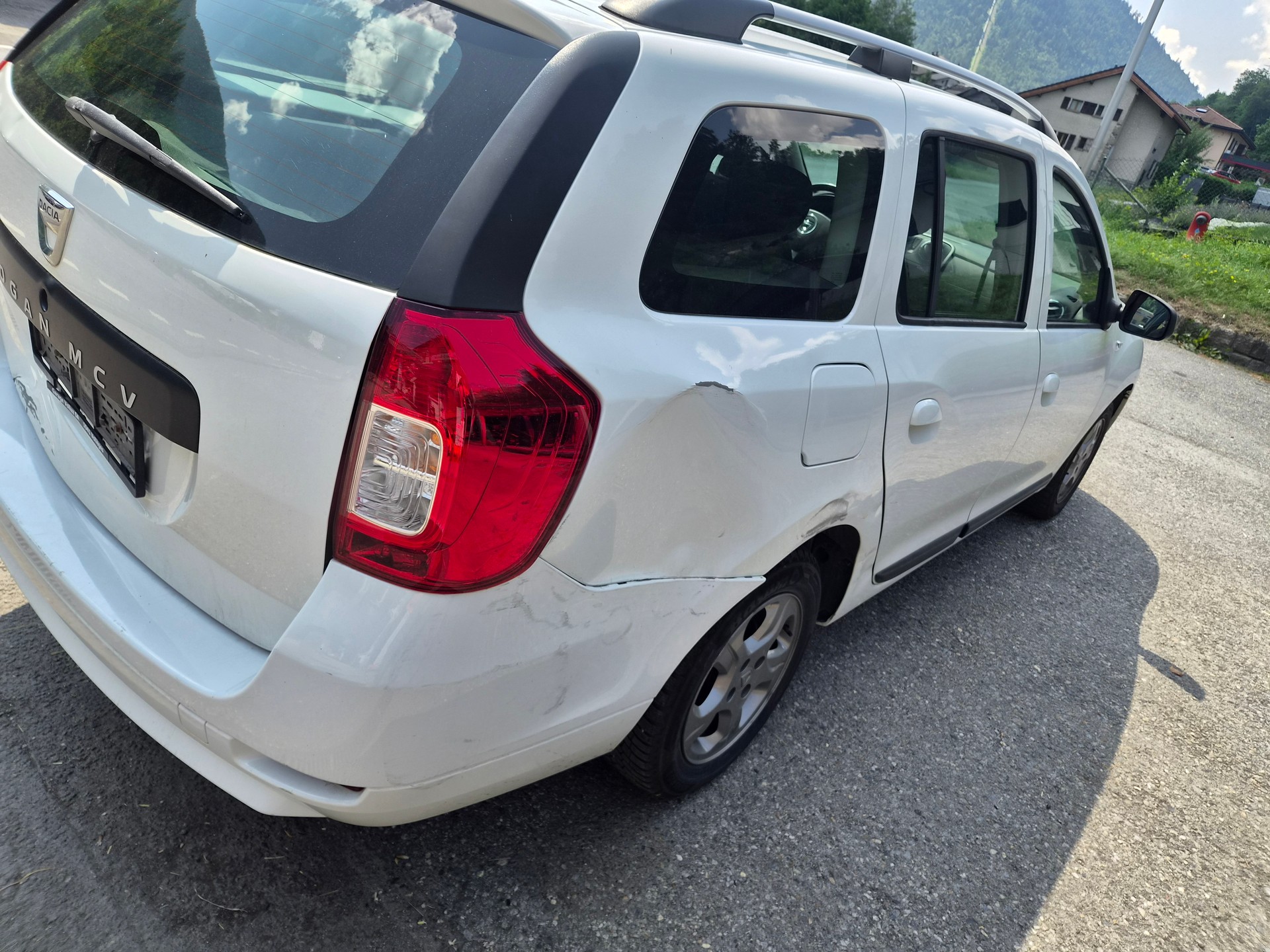 DACIA Logan MCV 1.5 dCi Lauréate-image-5