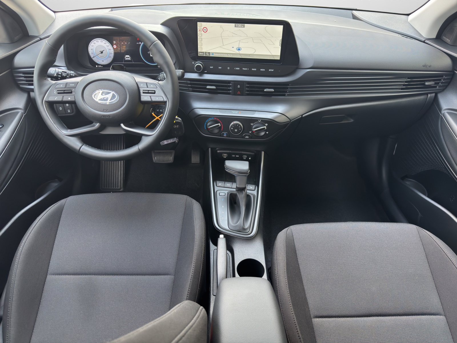 HYUNDAI i20 1.0 T-GDi Amplia Go Pack Safe Tec-image-5