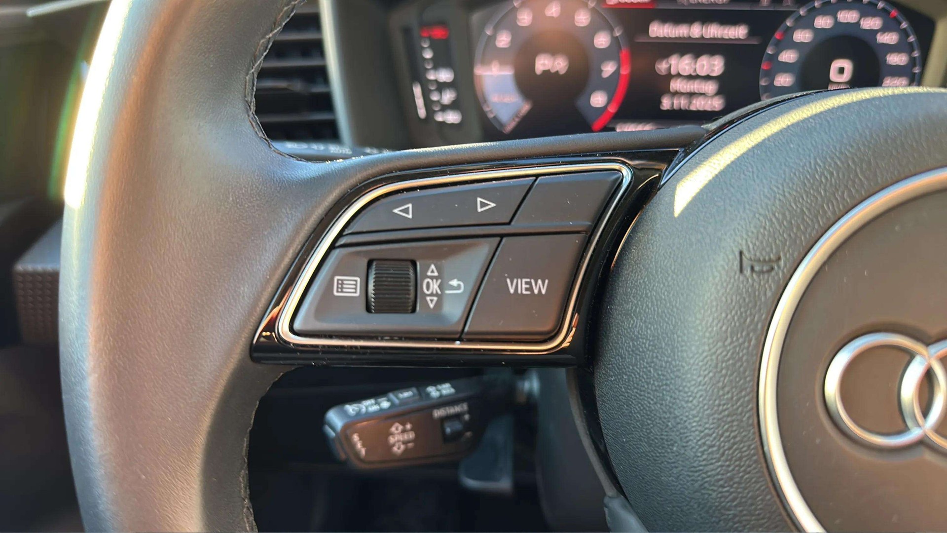 AUDI A1 Sportback 30 TFSI S-tronic Intense mit 5J Werksgarantie oder bis 100000km-image-24