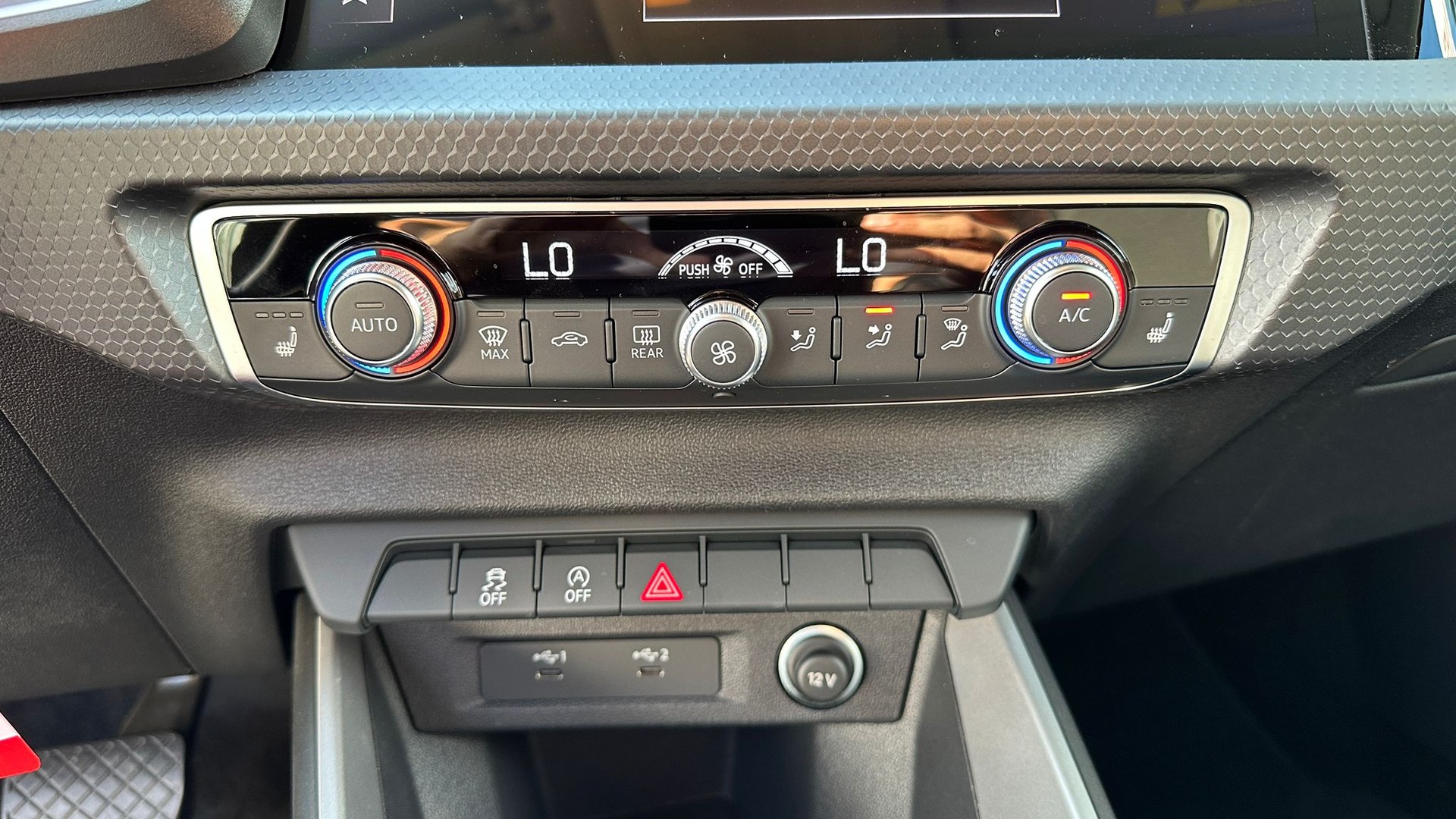AUDI A1 Sportback 30 TFSI S-tronic Intense mit 5J Werksgarantie oder bis 100000km-image-18