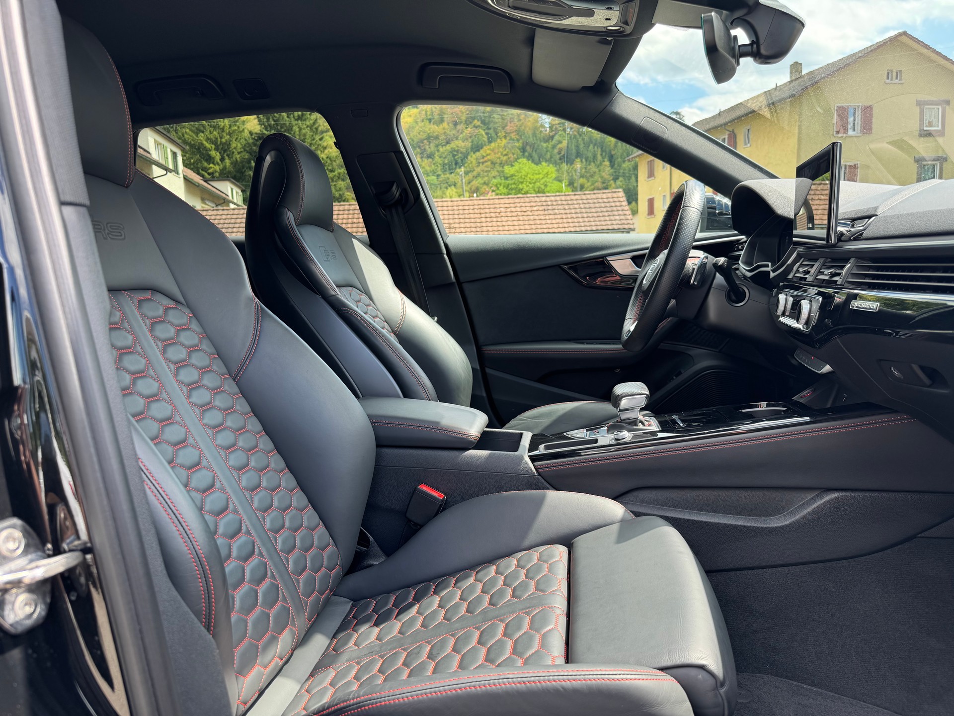 AUDI RS4 Avant quattro tiptronic-image-9