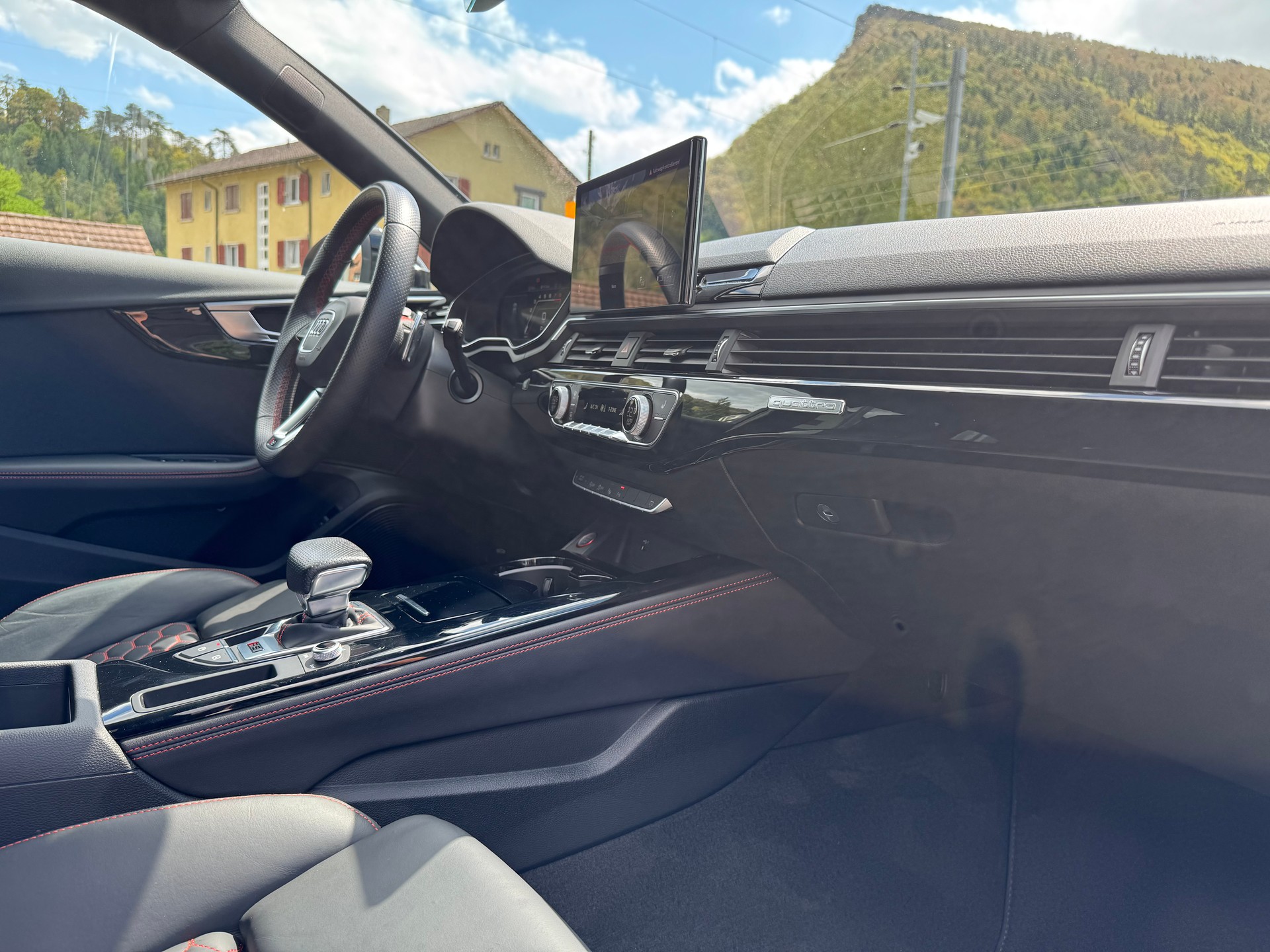 AUDI RS4 Avant quattro tiptronic-image-14