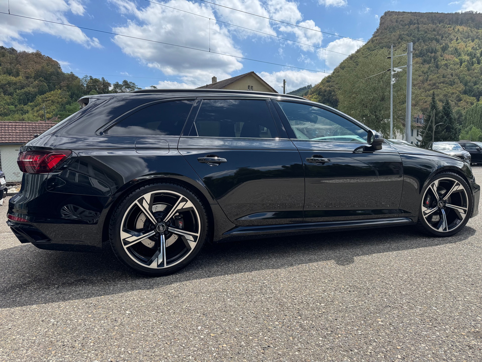 AUDI RS4 Avant quattro tiptronic-image-4