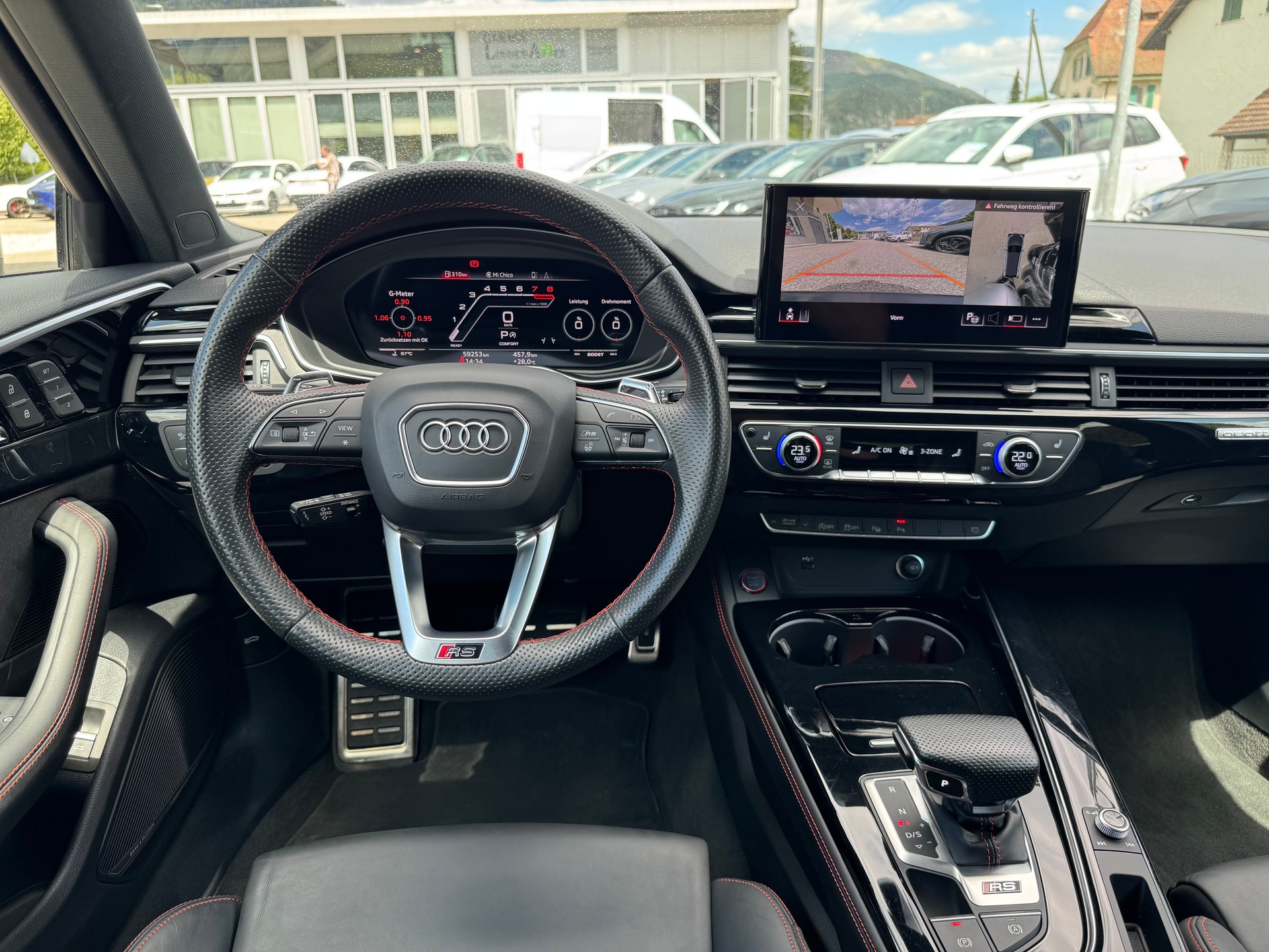 AUDI RS4 Avant quattro tiptronic-image-12