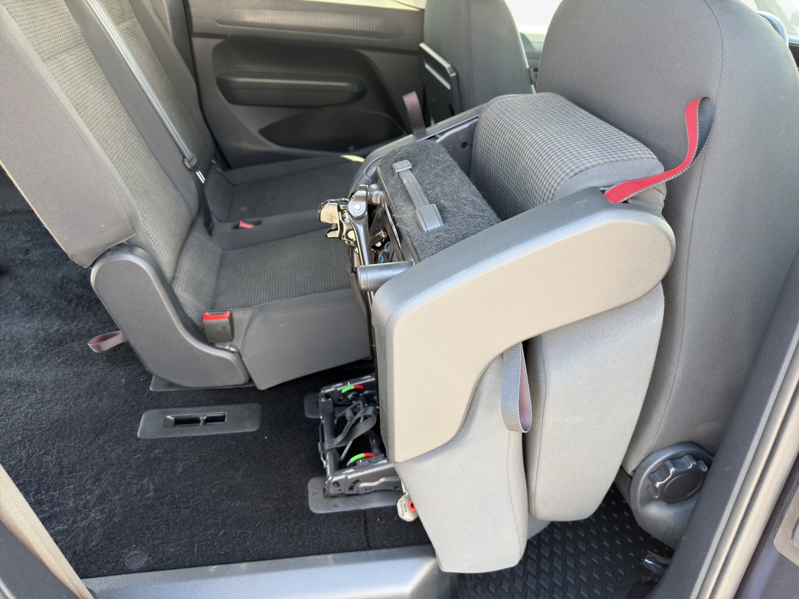 VW Caddy 1.5 TSI Liberty DSG-image-13