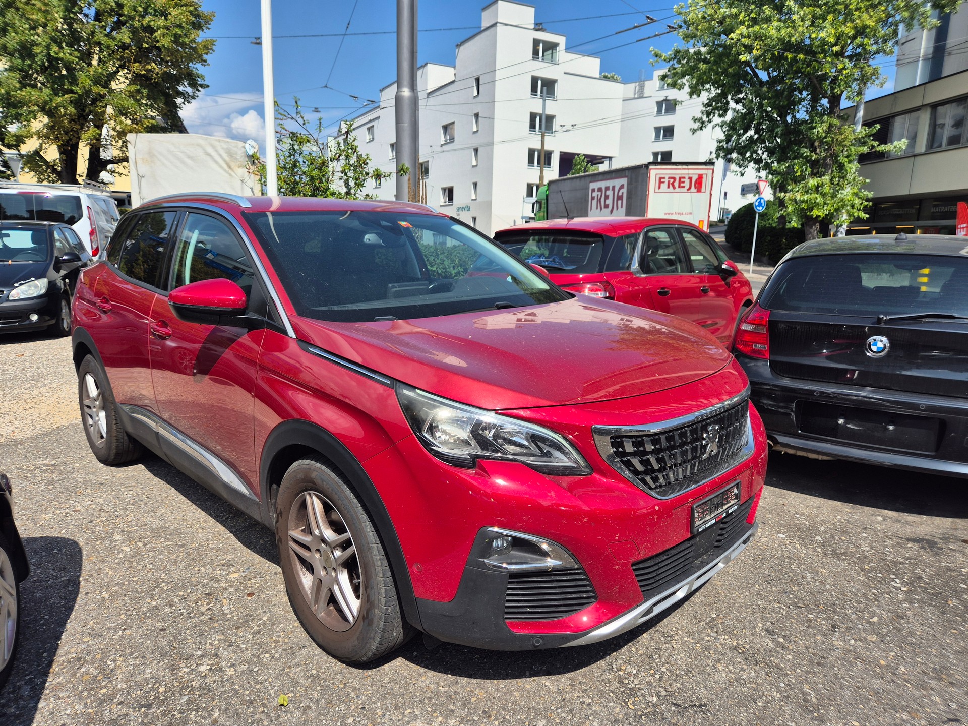 PEUGEOT 3008 1.2 PureTech Allure-image-1