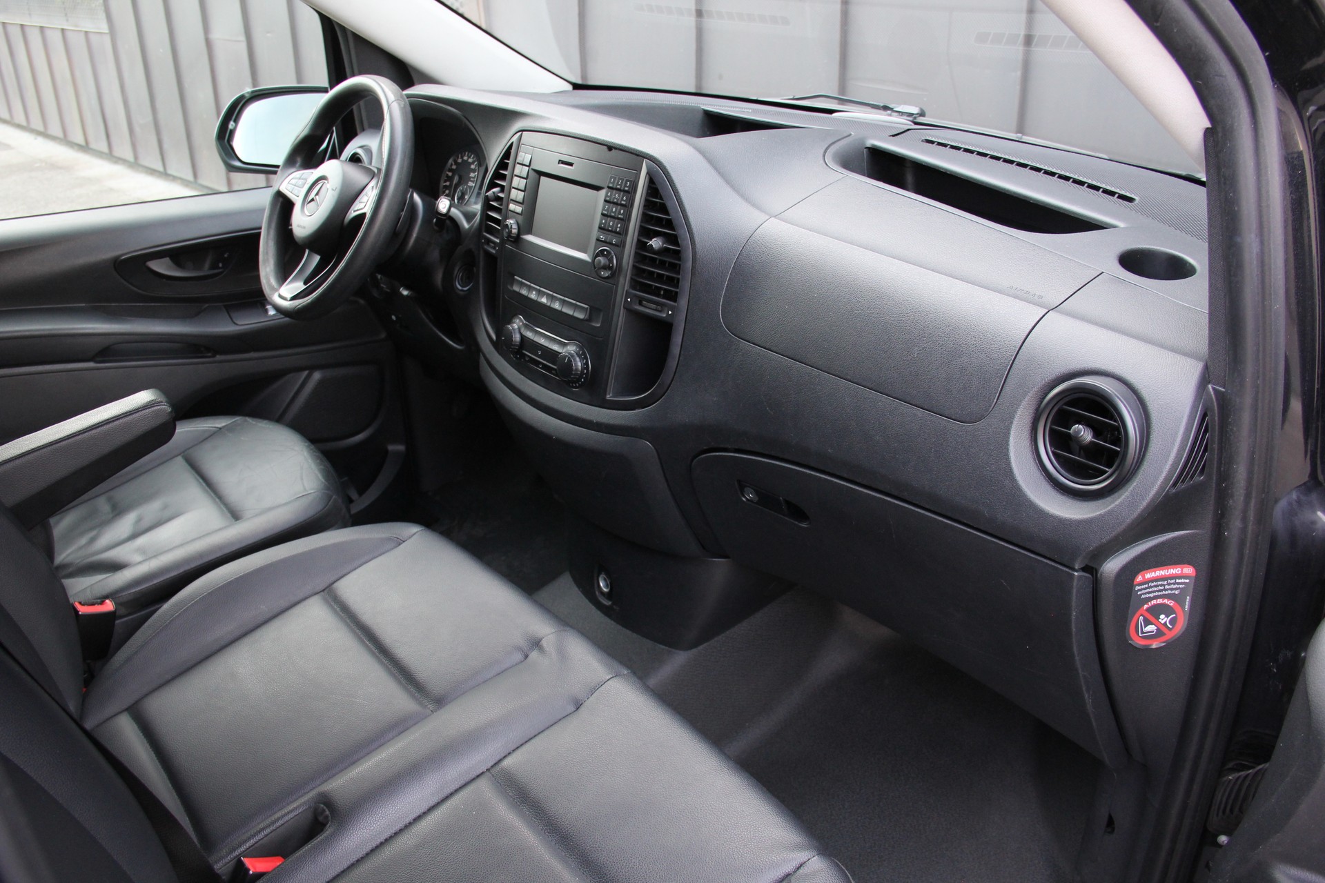MERCEDES-BENZ Vito 116 BlueTec Tourer Base L 4Matic 7G-Tronic **4X4** **9-SITZE** **FRISCH-AB-MFK**-image-10
