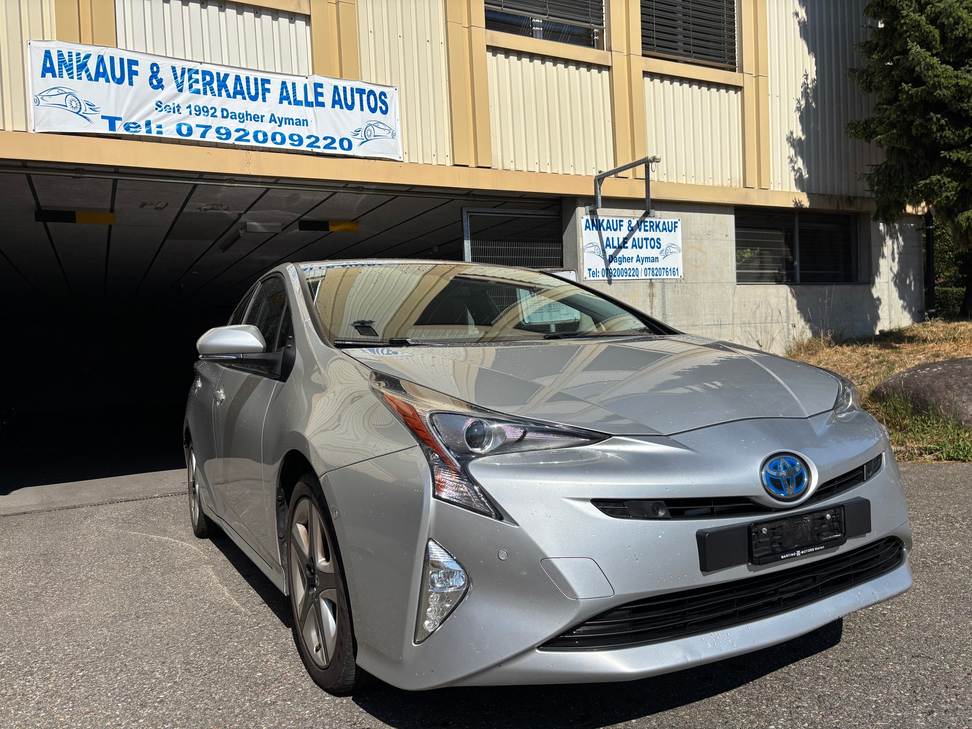 TOYOTA PRIUS-image-1