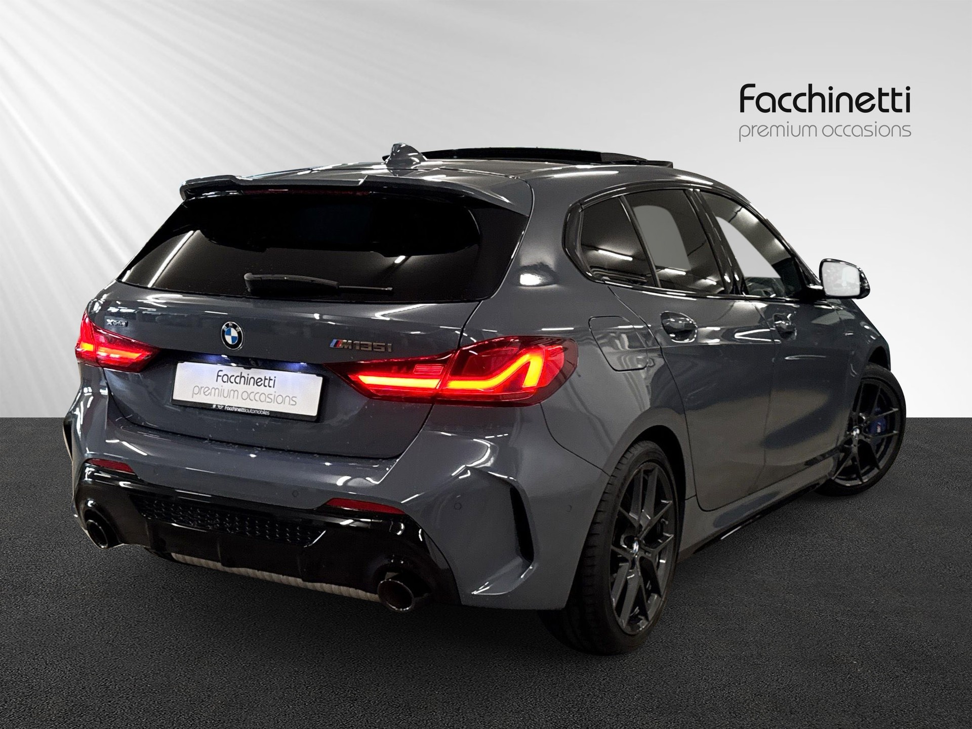 BMW M135i xDrive Steptronic-image-2