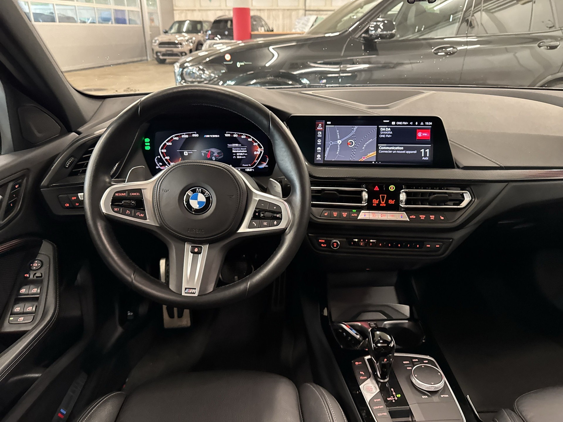 BMW M135i xDrive Steptronic-image-11