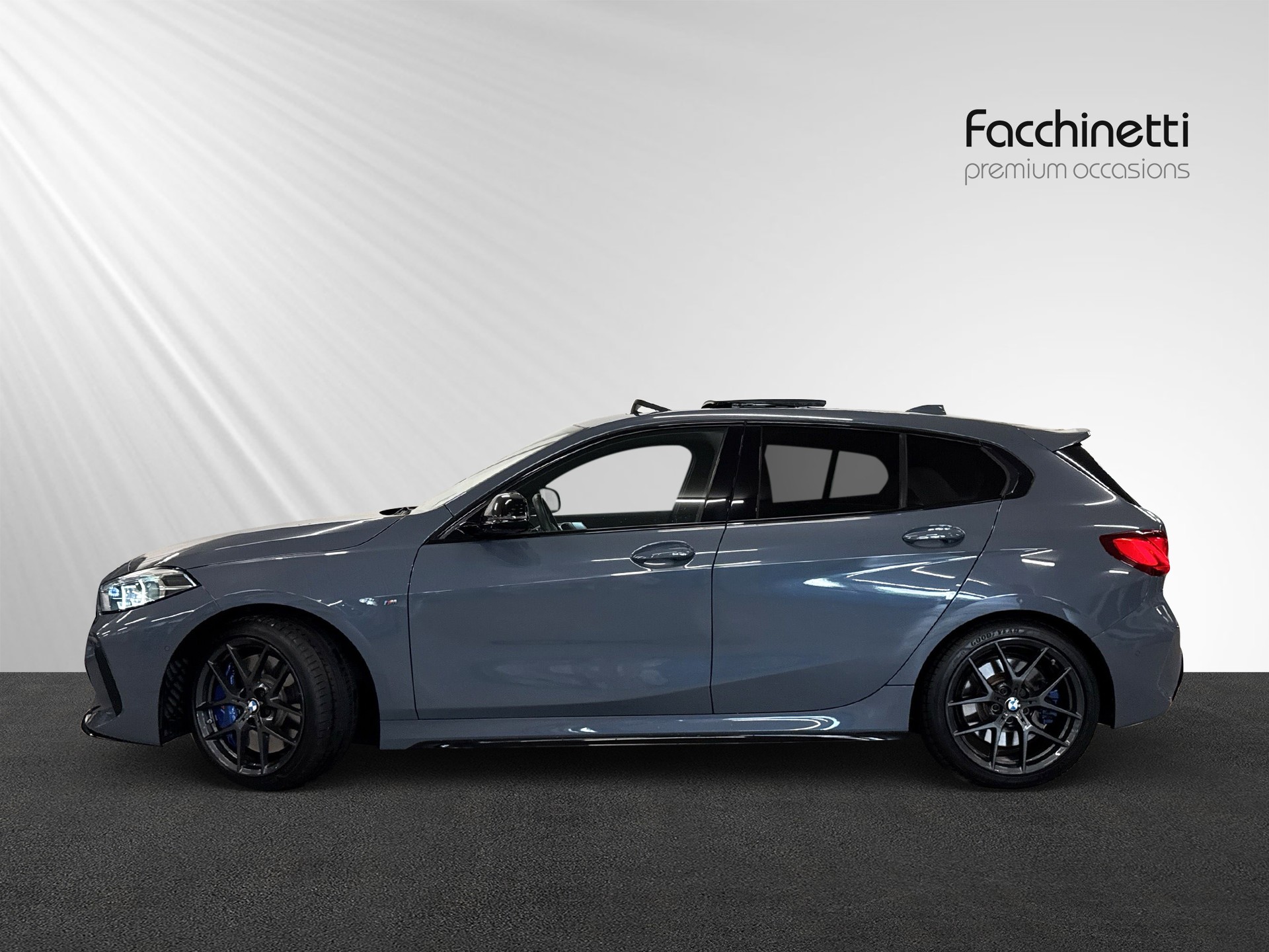 BMW M135i xDrive Steptronic-image-1