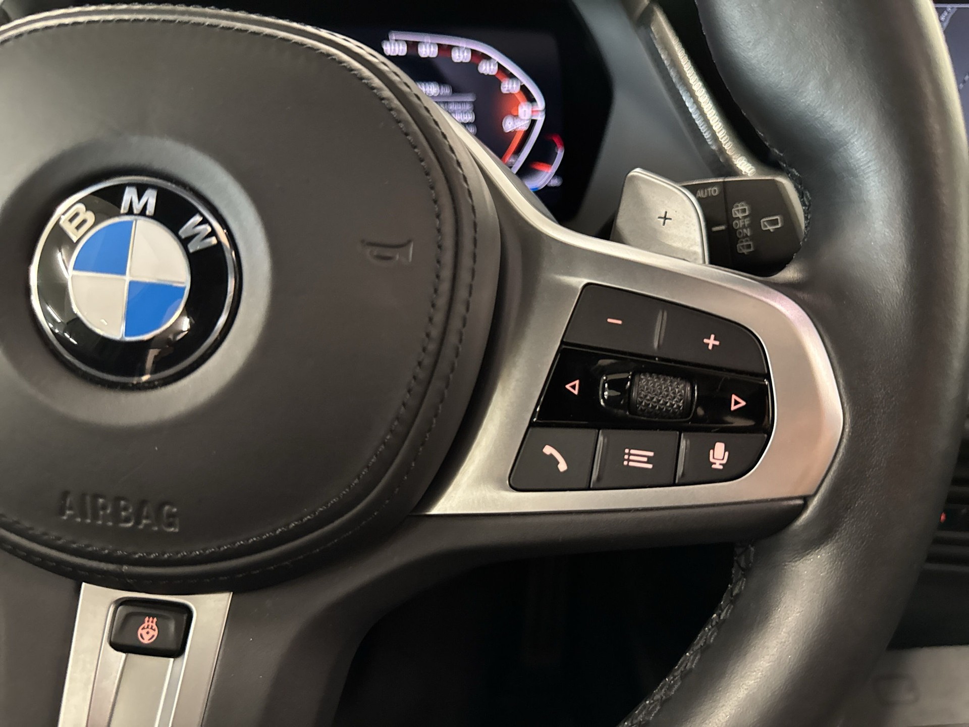 BMW M135i xDrive Steptronic-image-15
