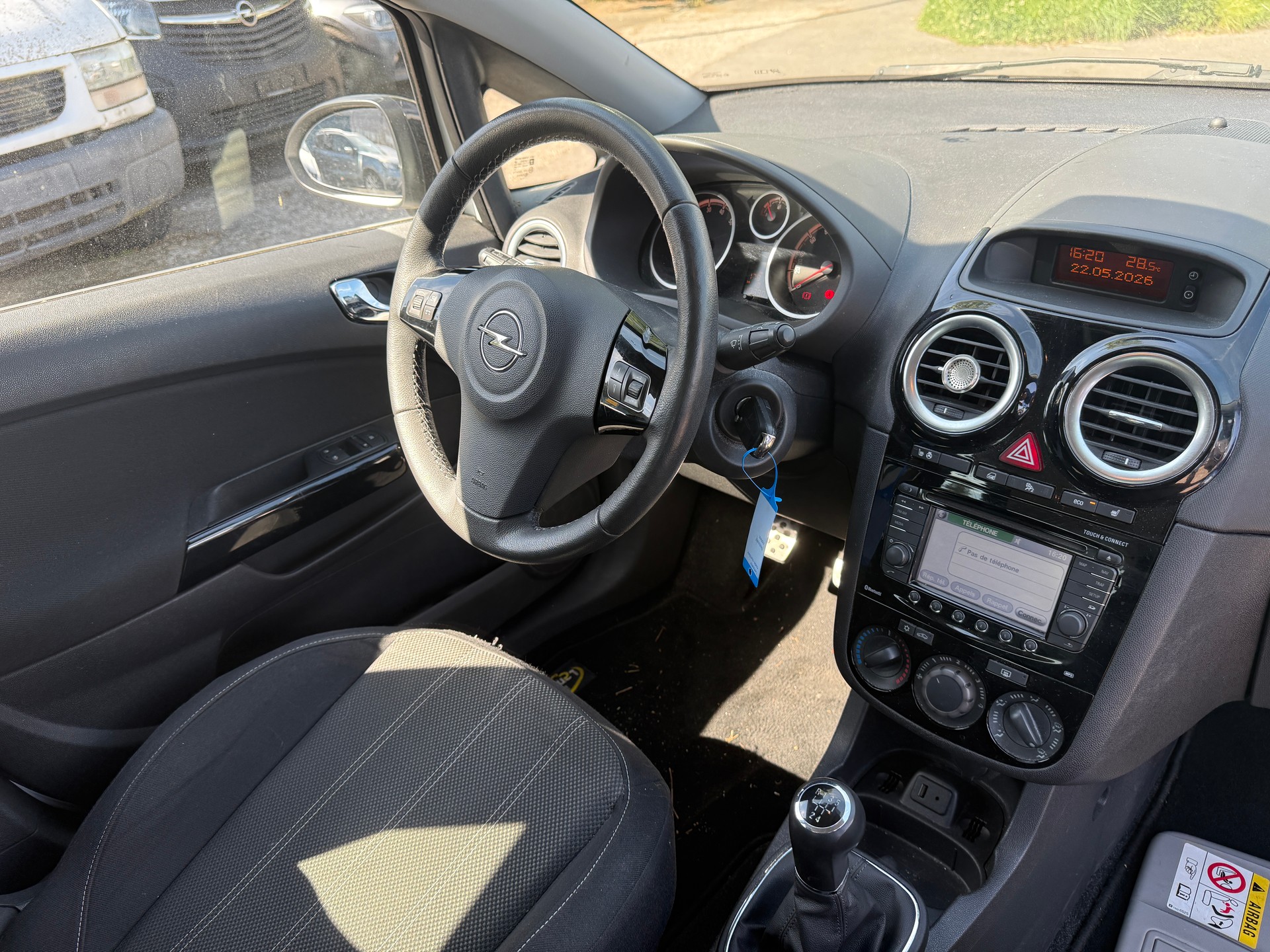 OPEL Corsa 1.4 Turbo Color Edition-image-8