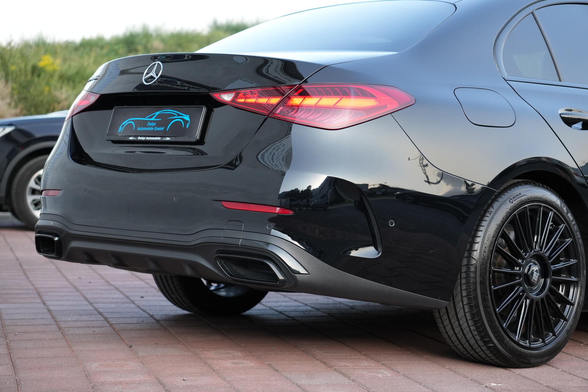 MERCEDES-BENZ C 220 d AMG Line-image-3
