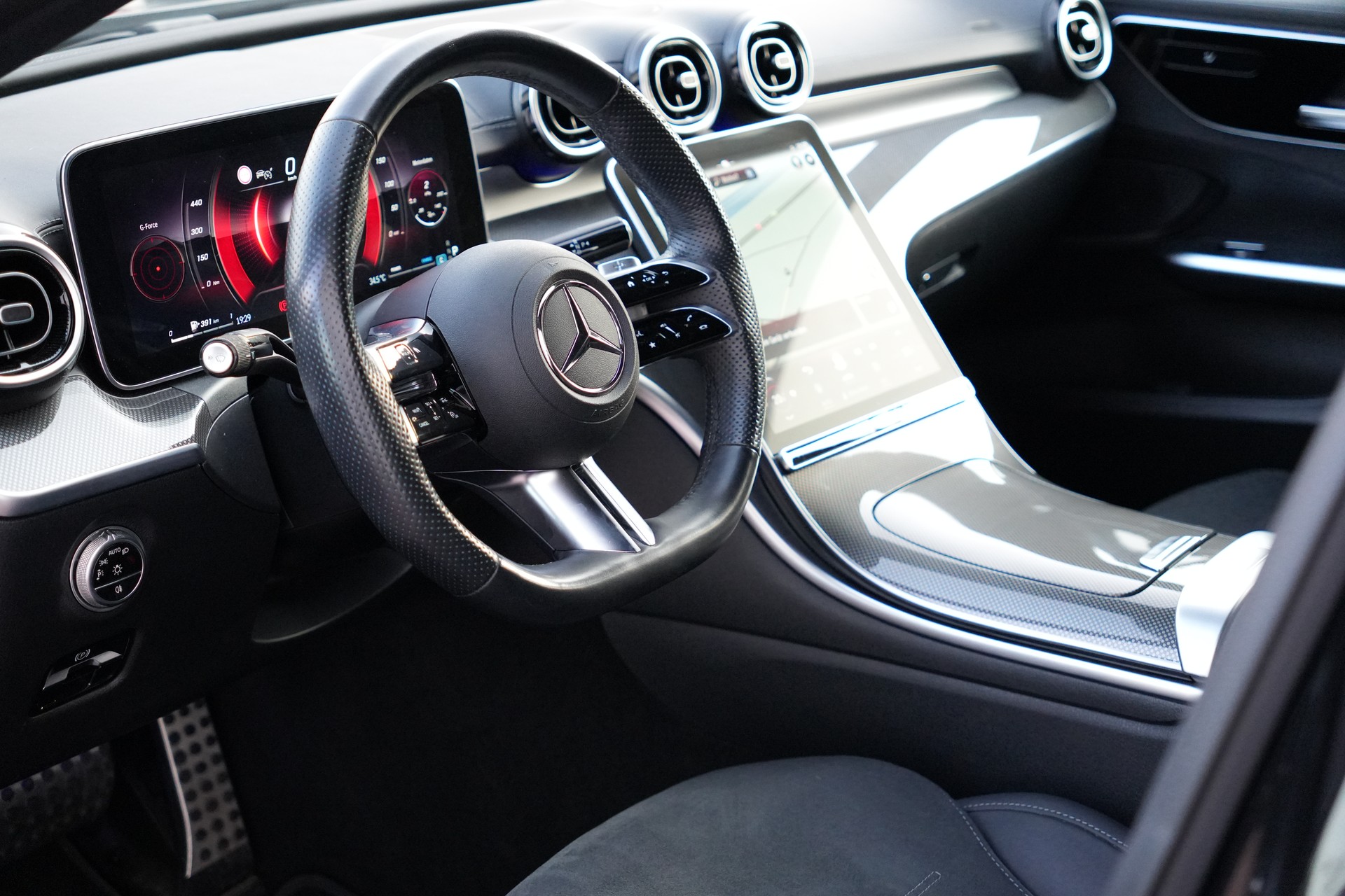 MERCEDES-BENZ C 220 d AMG Line-image-11