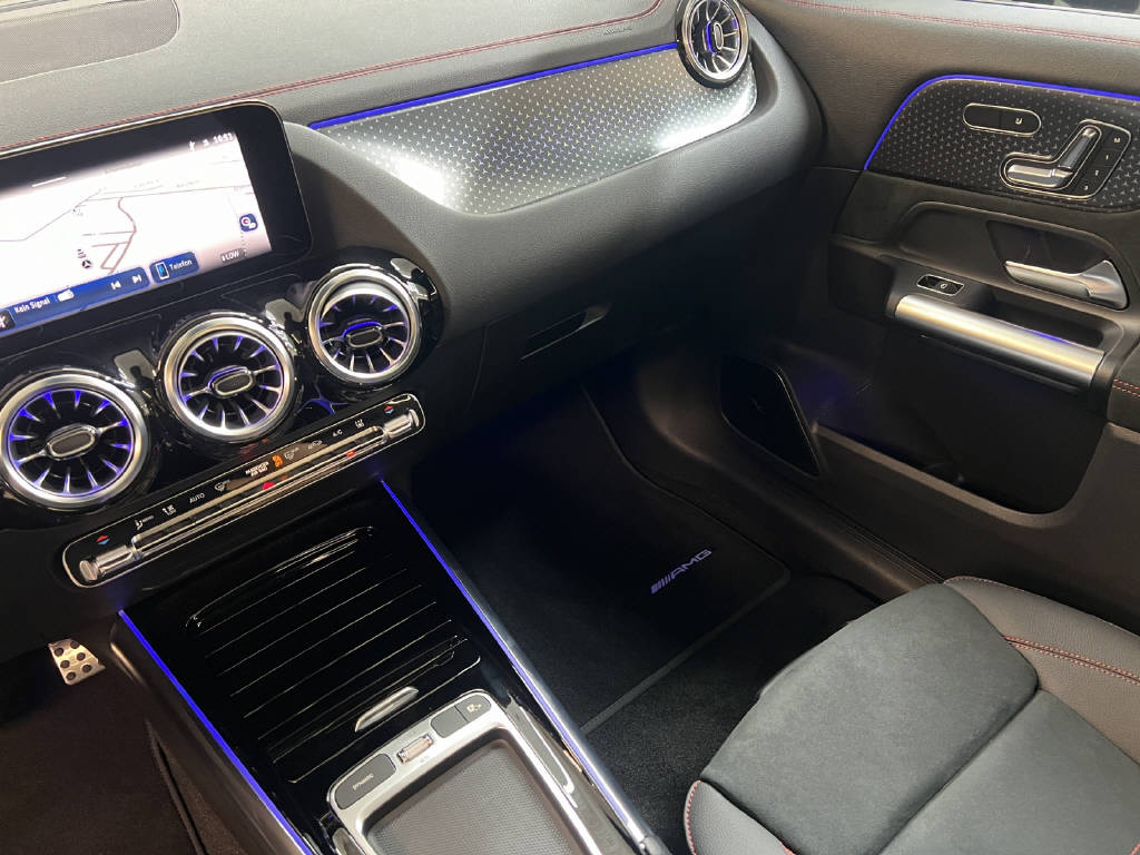 MERCEDES-BENZ EQA 350 AMG Line 4Matic Swiss Star-image-10