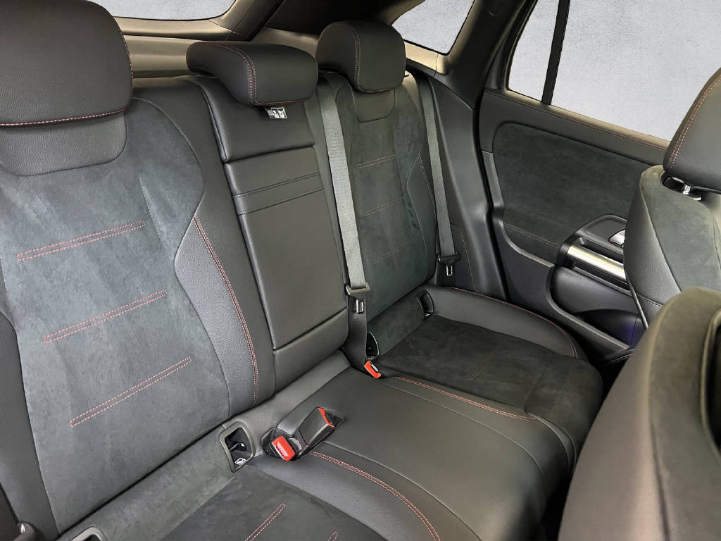 MERCEDES-BENZ EQA 350 AMG Line 4Matic Swiss Star-image-12