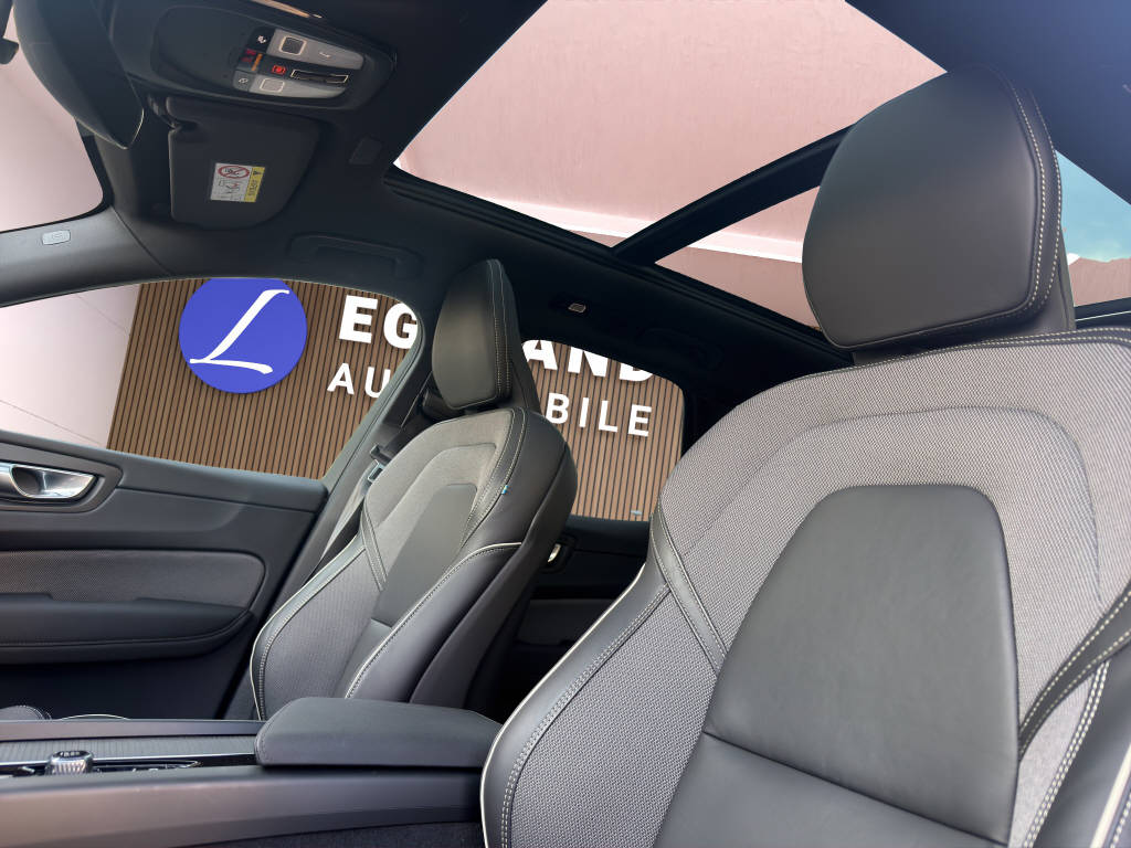 VOLVO XC60 2.0 B5 MH Plus Black Edition Plus AWD-image-12